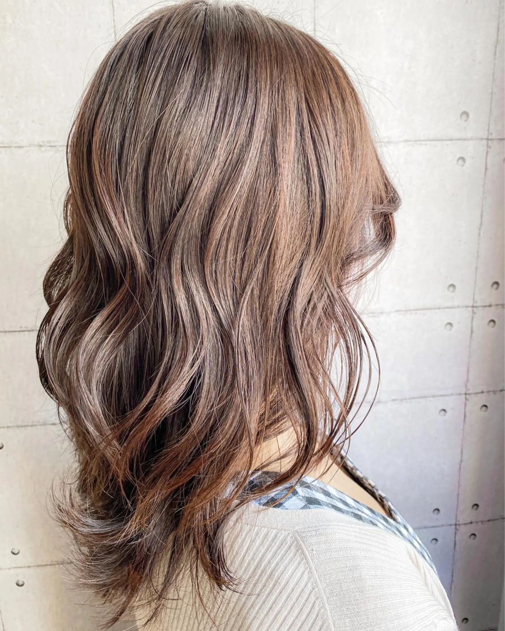 セミロング ラベンダーベージュ 福元友梨 ディレクター✂️のヘアスタイル