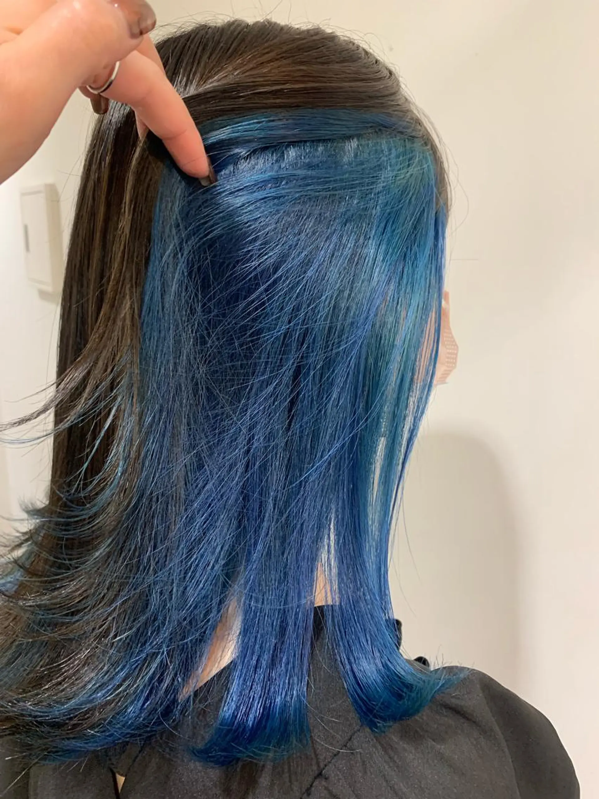 カラー ブリーチ ブルーカラー ヘアカラー あべ ゆうかのヘアスタイル