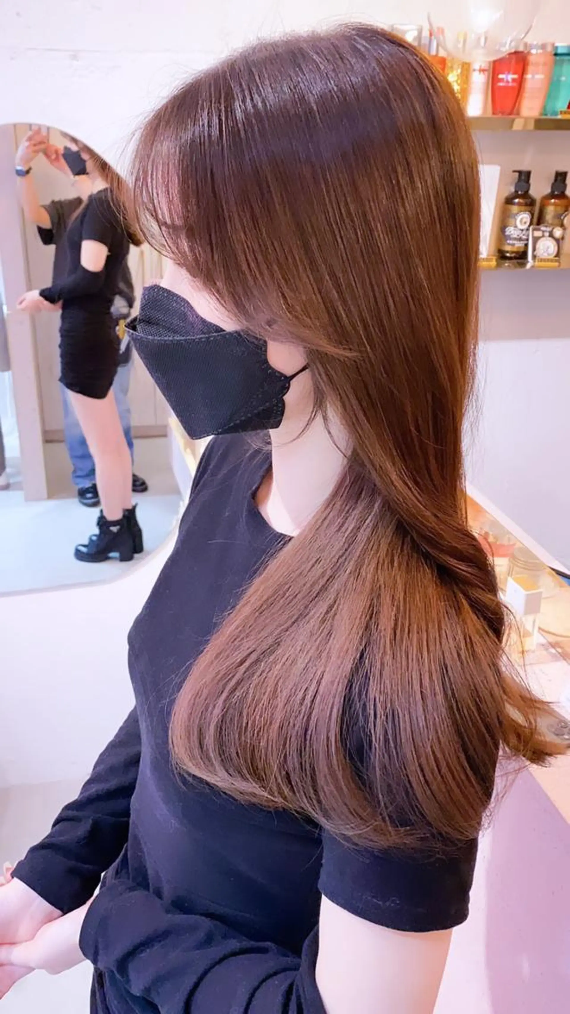 セミロング アッシュ ボブ くびれヘア 天使の羽バング・フェザーバング かきあげバング カット ヘアカラー トリートメント ヘアセット 韓国レイヤー/透明感 カラー/髪質改善角所のヘアスタイル