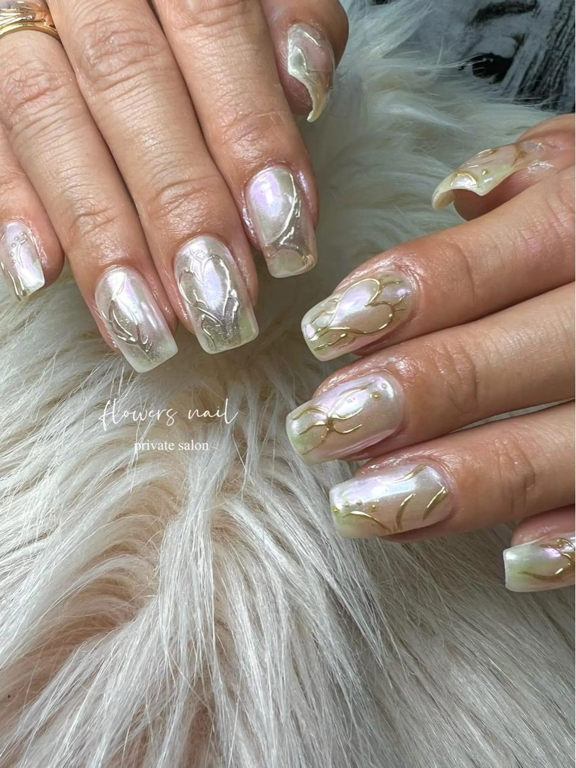 ネイル アートネイル ジェルネイル ミラーネイル 持ち込み ニュアンスネイル ハンドネイル flowers nailのネイルデザイン