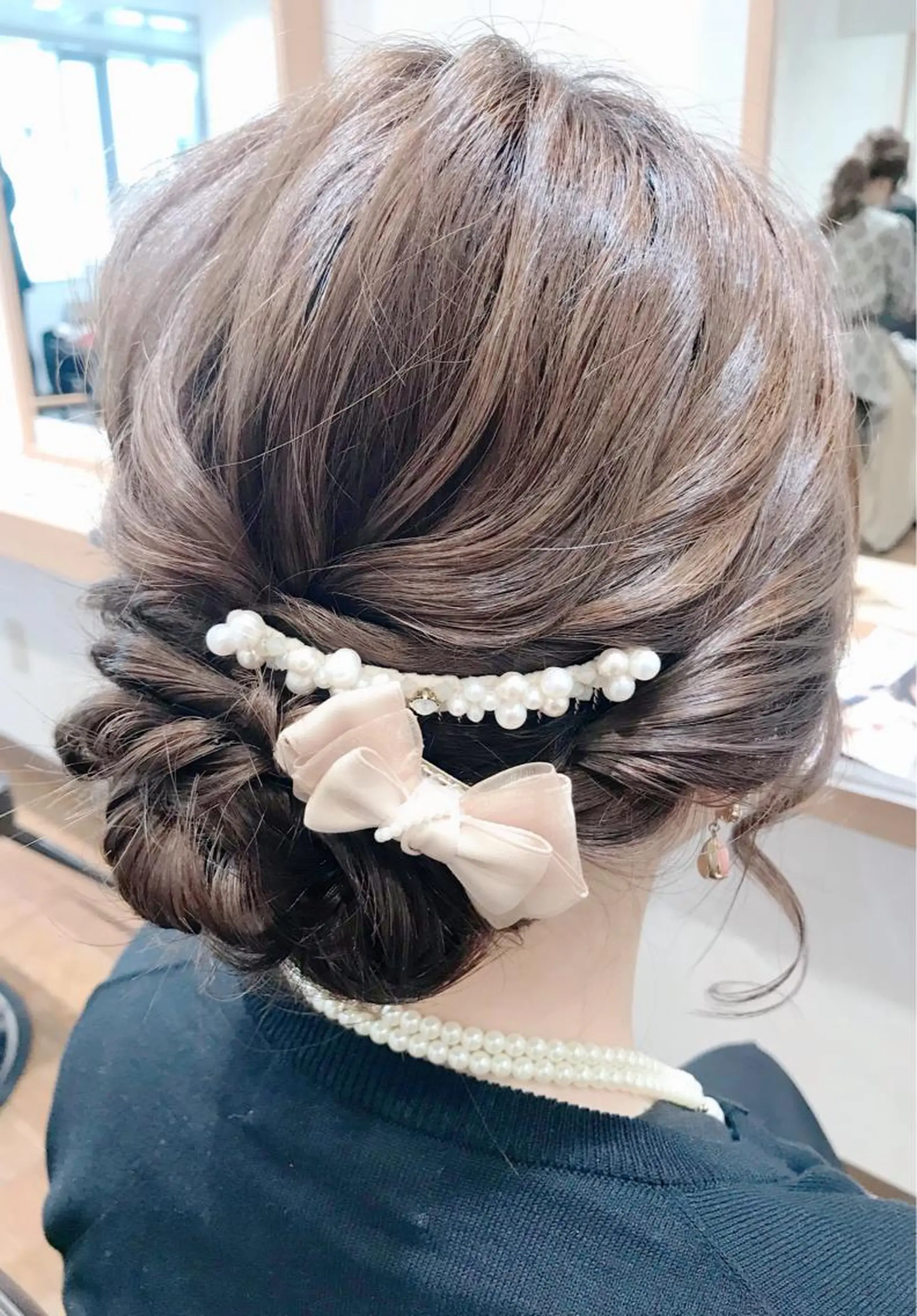 セミロング ヘアアレンジ ローシニヨン ヘアセット GRANLUSSO 〜グランルッソ駅前店所属・木口 嘉美のヘアスタイル