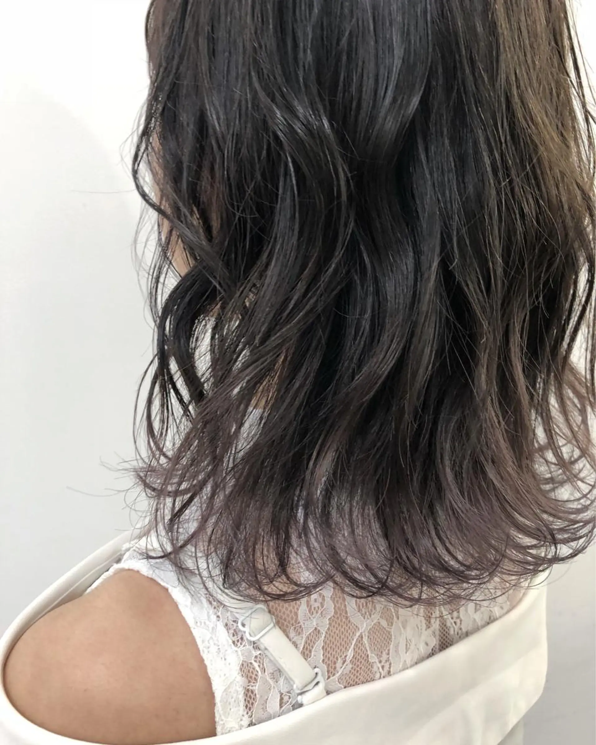 ミディアム カラー バイオレットカラー ニシオカ タクヤのヘアスタイル