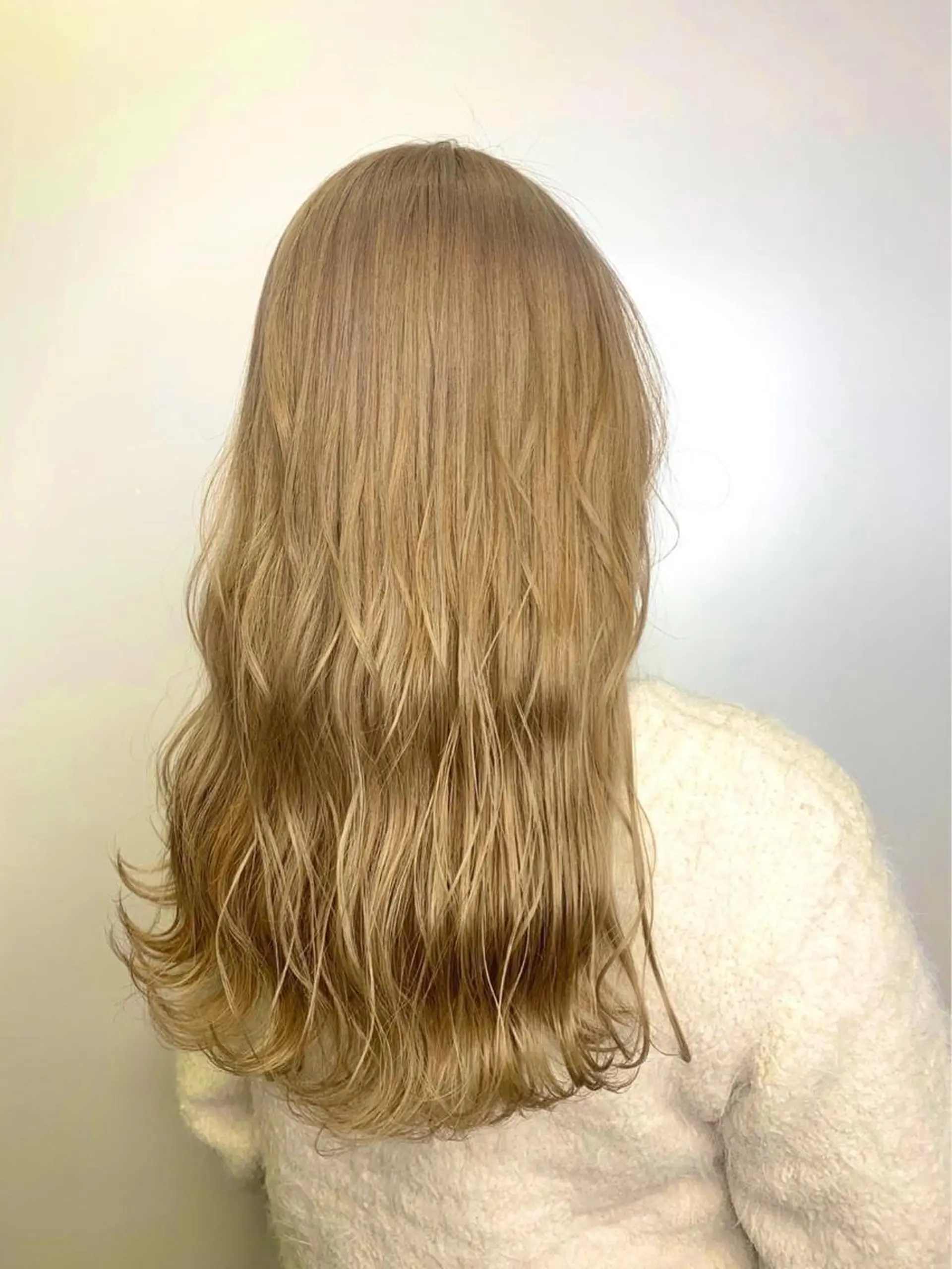 ロング ヘアカラー トリートメント ヘッドスパ ヘアセット 山口 竣也のヘアスタイル