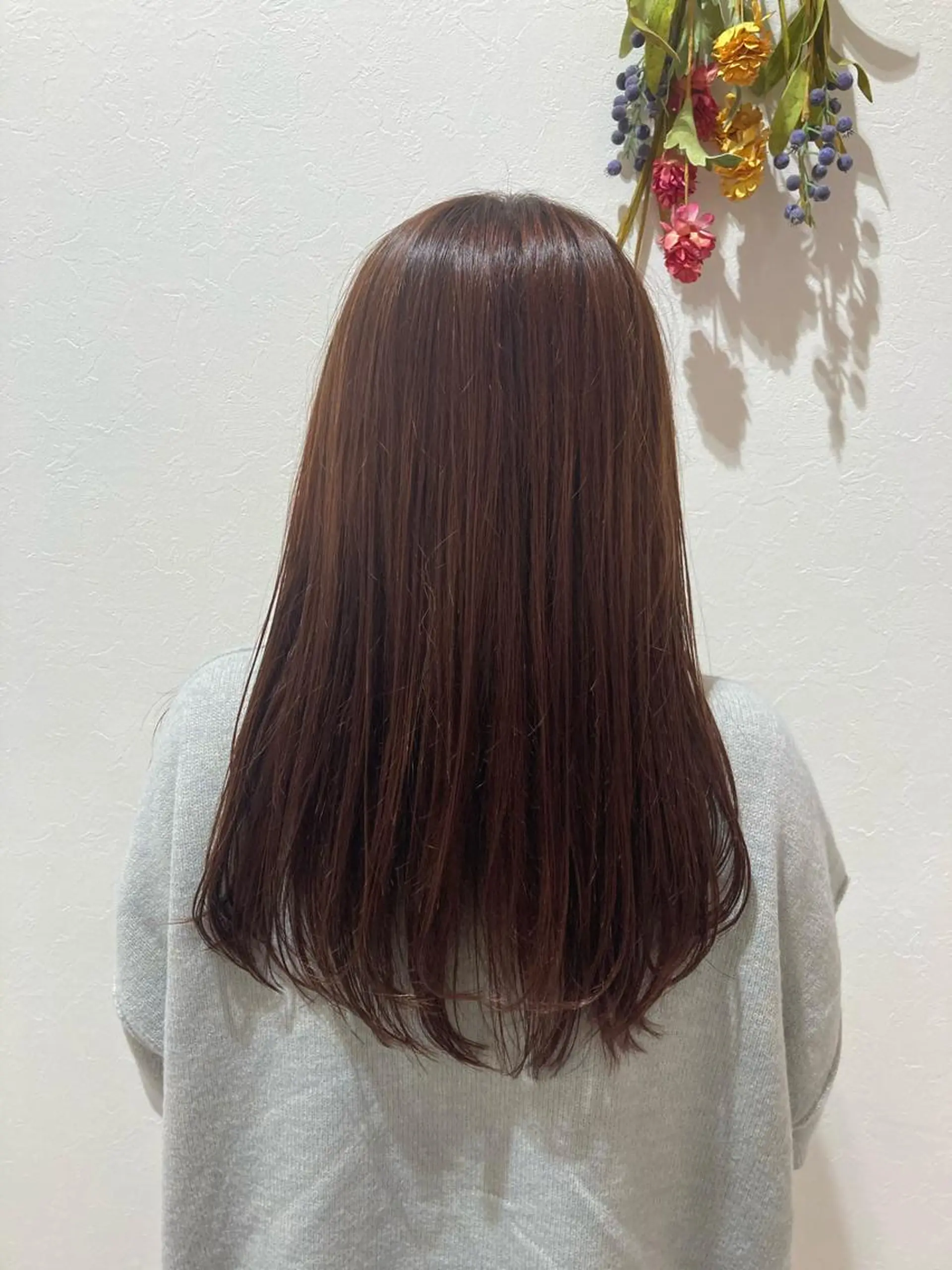 ロング カラー オレンジ オレンジピンク ピンクカラー レイヤーカット カット ヘアカラー トリートメント hair salon A 【エース】所属・🫧高鹿汰一髪質改善 /白髪ぼかし🫧のヘアスタイル