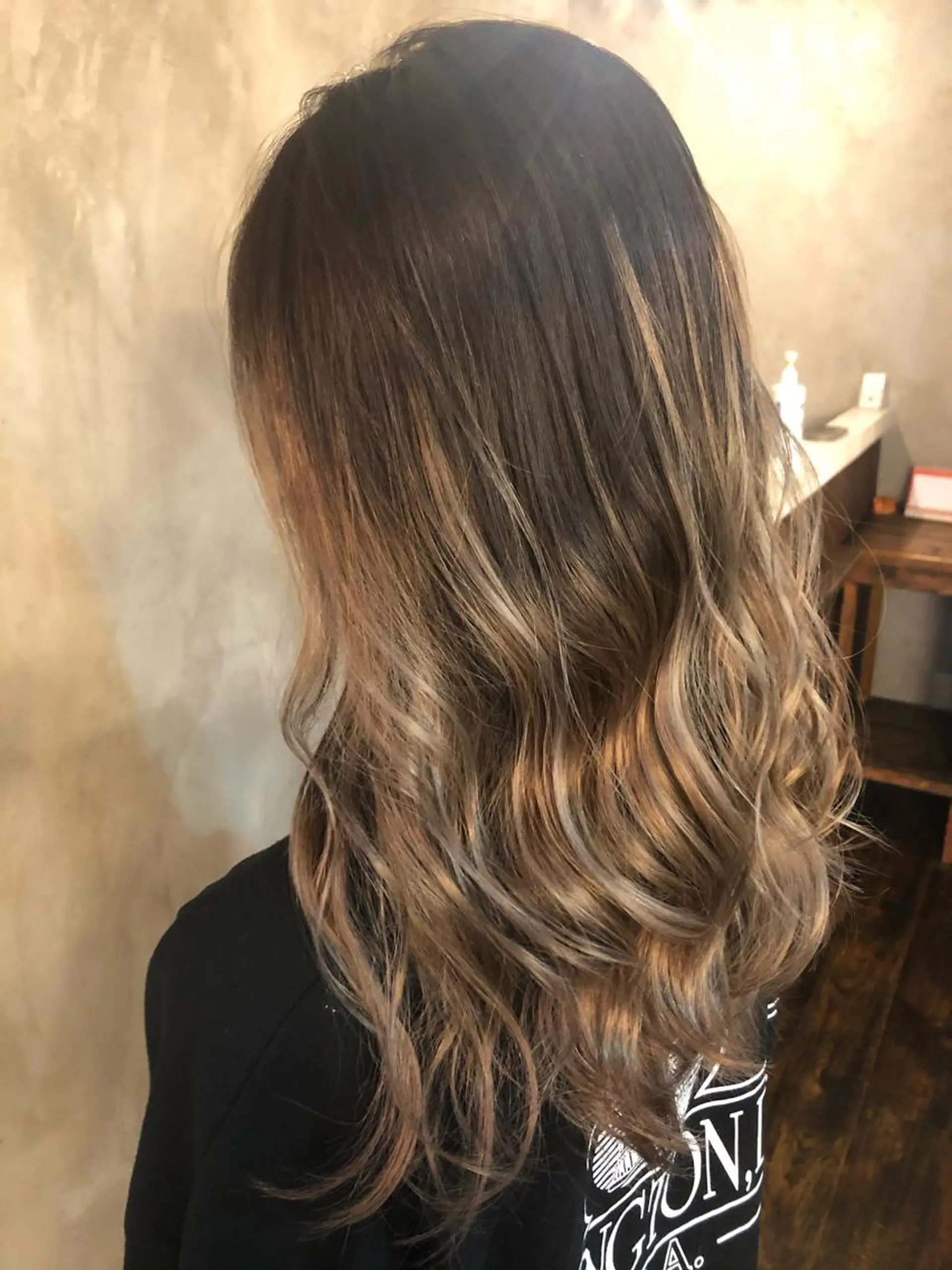ロング カラー バレイヤージュ ブリーチ ケアブリーチ グラデーションカラー ハイライトカラー ヘアカラー sweetroom茅ヶ崎南口店所属・∮フェードスタイル∮ 加藤嘉陛のヘアスタイル