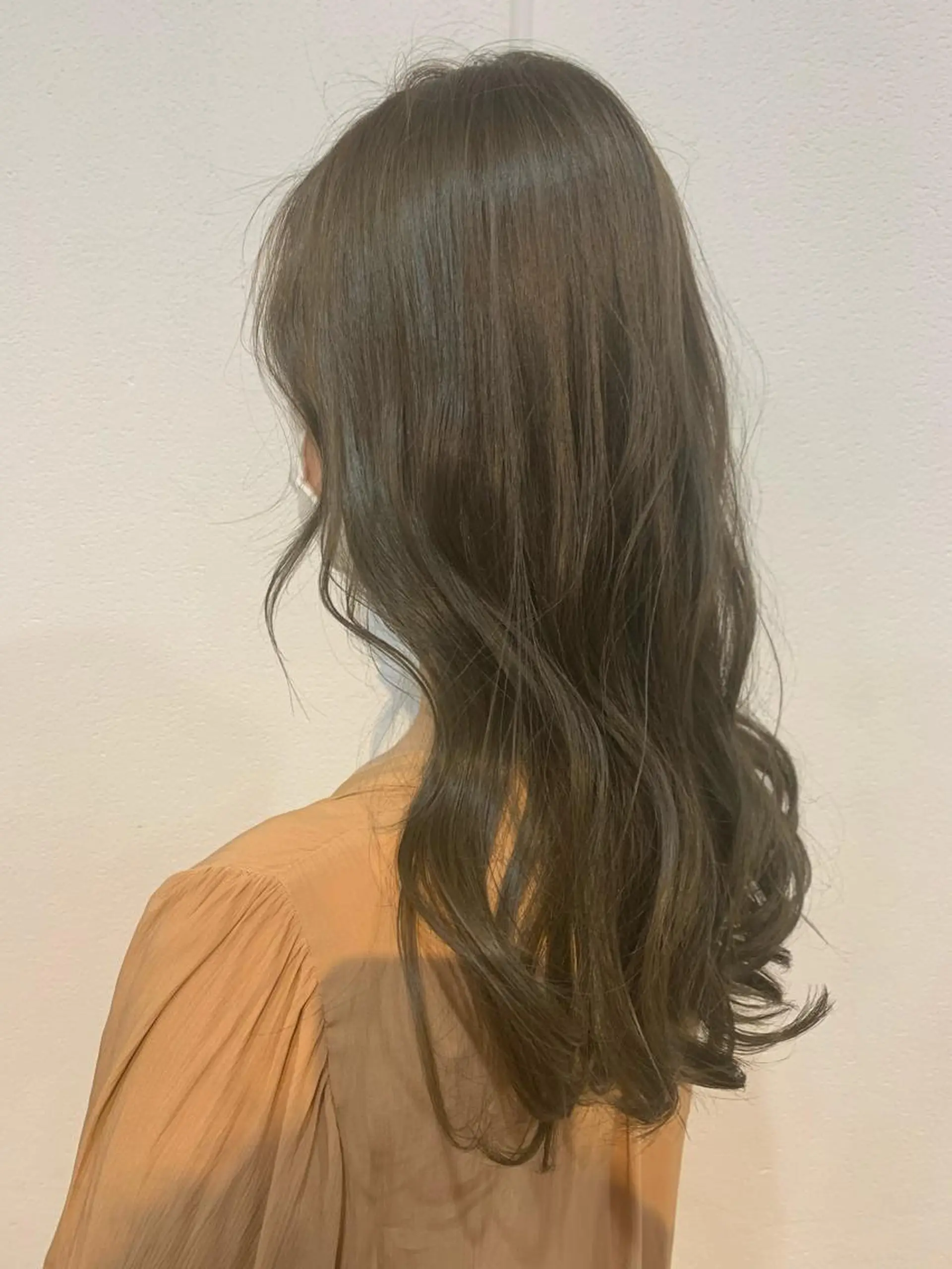 ロング カラー グレージュ オリーブグレージュ オリーブグレー Lolonois梅田 /Okazaki:)のヘアスタイル