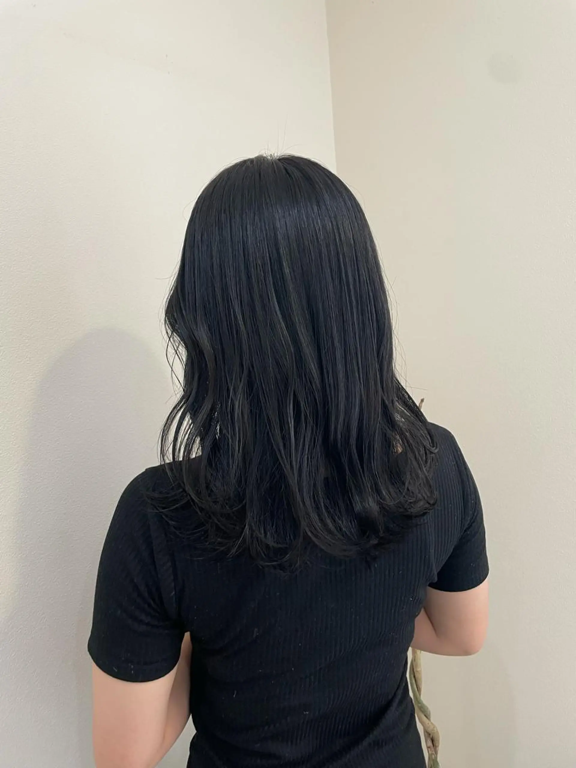 セミロング カラー 黒髪 ブルーカラー ブルーブラック 髪質改善支持率 NO.1🫧松野力也のヘアスタイル