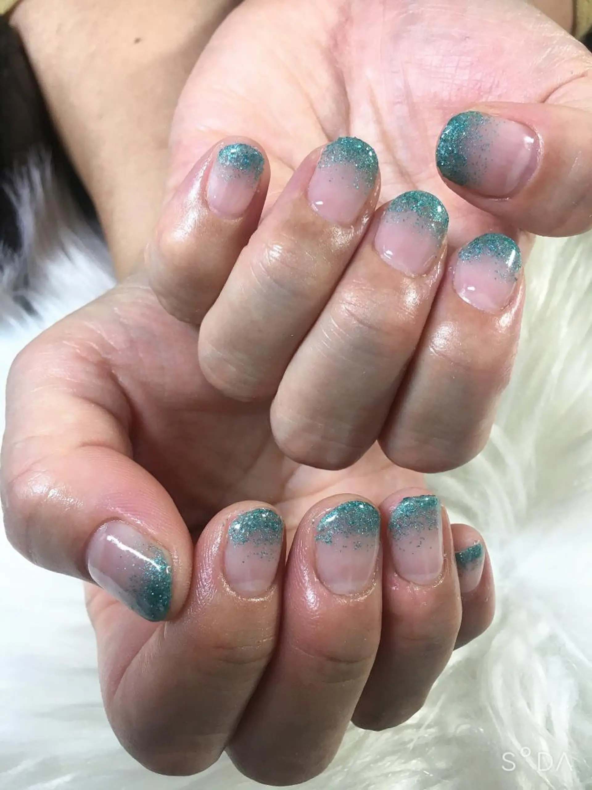 セミロング ネイル グラデーション ラメ(グリッター) ラメグラデーション ハンドネイル フットネイル miwa ミワのネイルデザイン