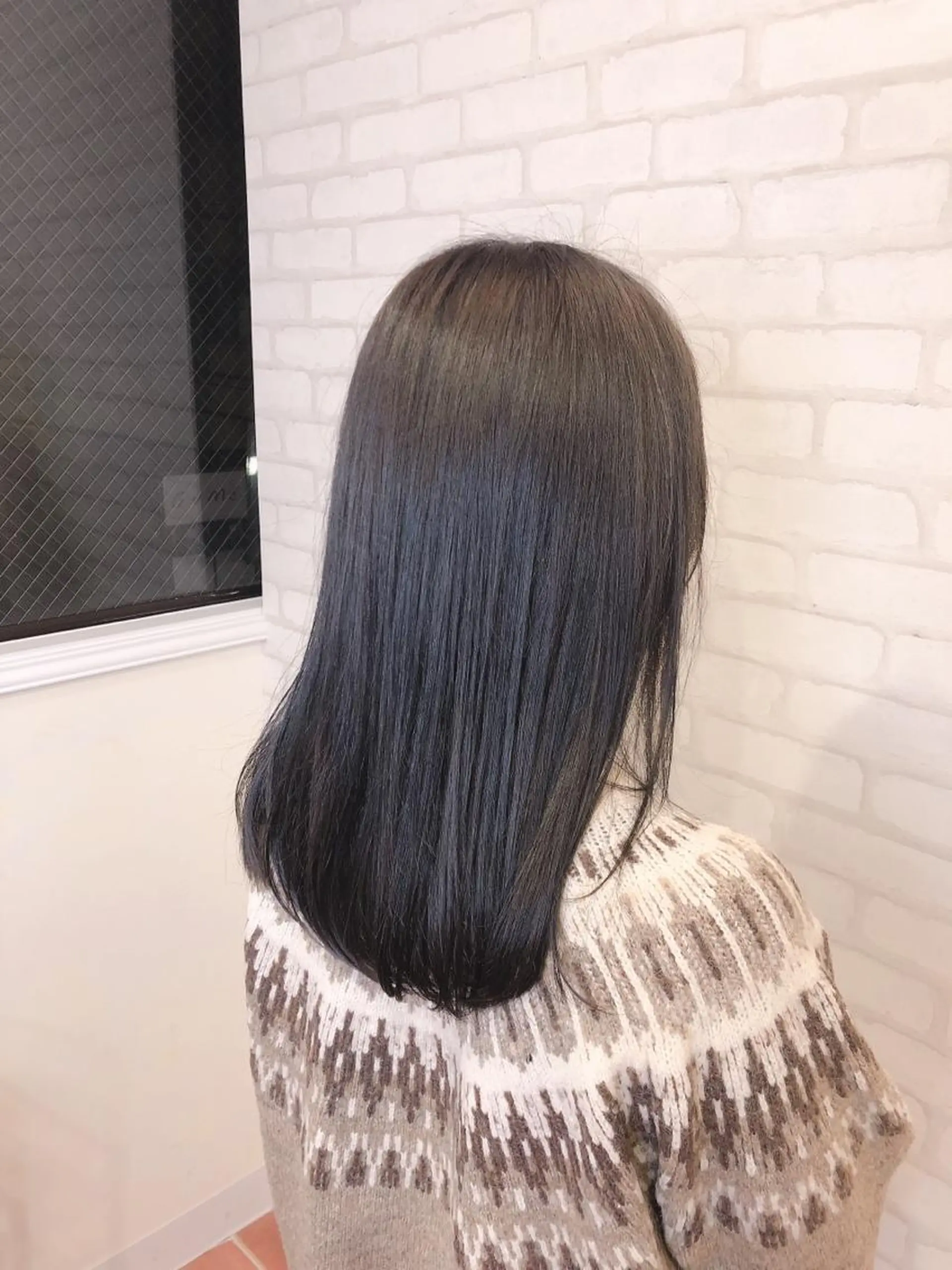 セミロング ミヤザキ タクトのヘアスタイル