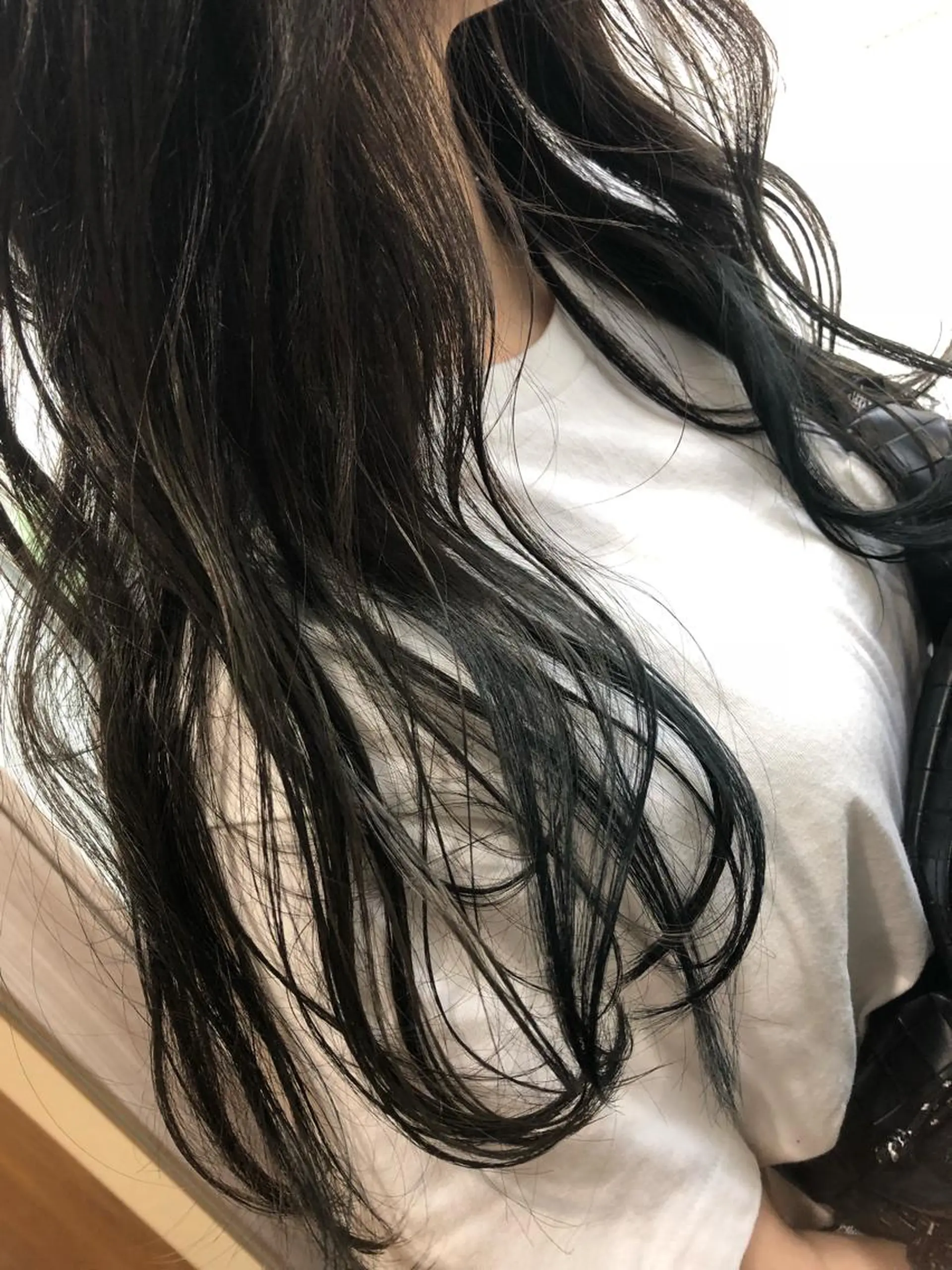 ロング カラー ブルーカラー インナーカラー ヘアカラー トリートメント SALOWIN me＋店所属・半個室サロン🫧 ササキアヤカのヘアスタイル