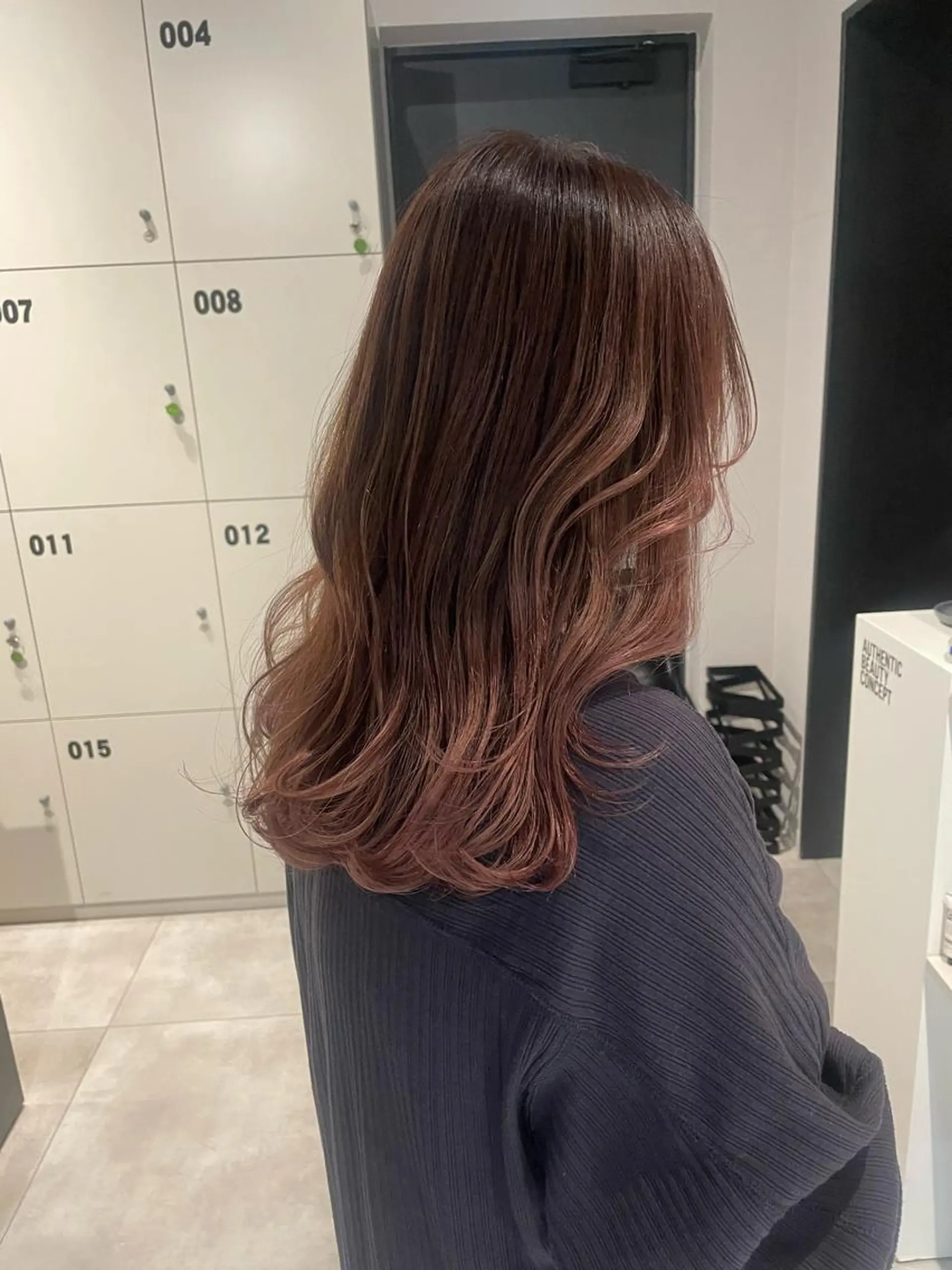 ミディアム カラー バレイヤージュ レイヤーカット ヘアカラー トリートメント ブリーチ👩‍🦳/ ‪✂︎MANAMIのヘアスタイル