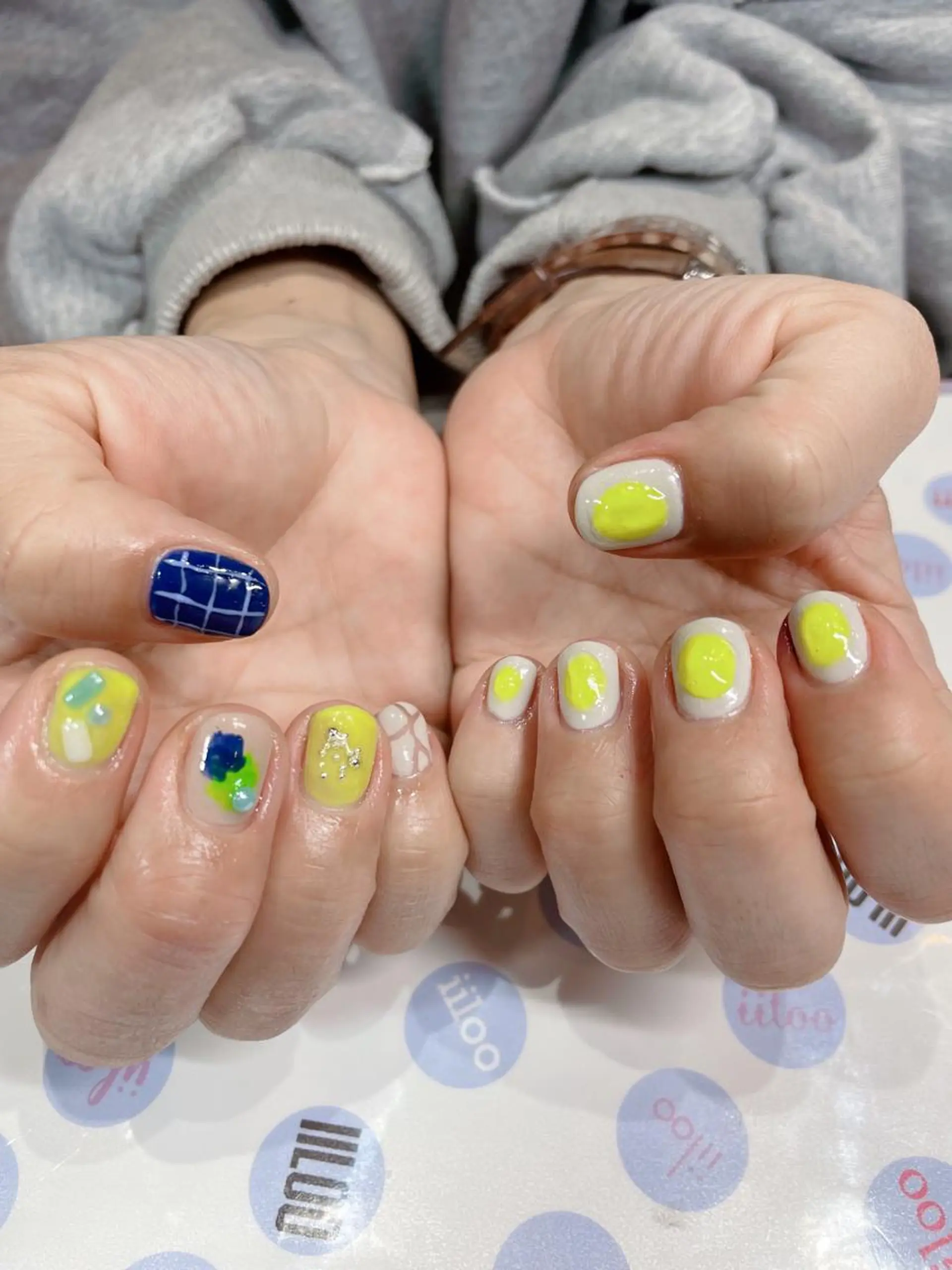 ネイル iiloo aromaworksのネイルデザイン