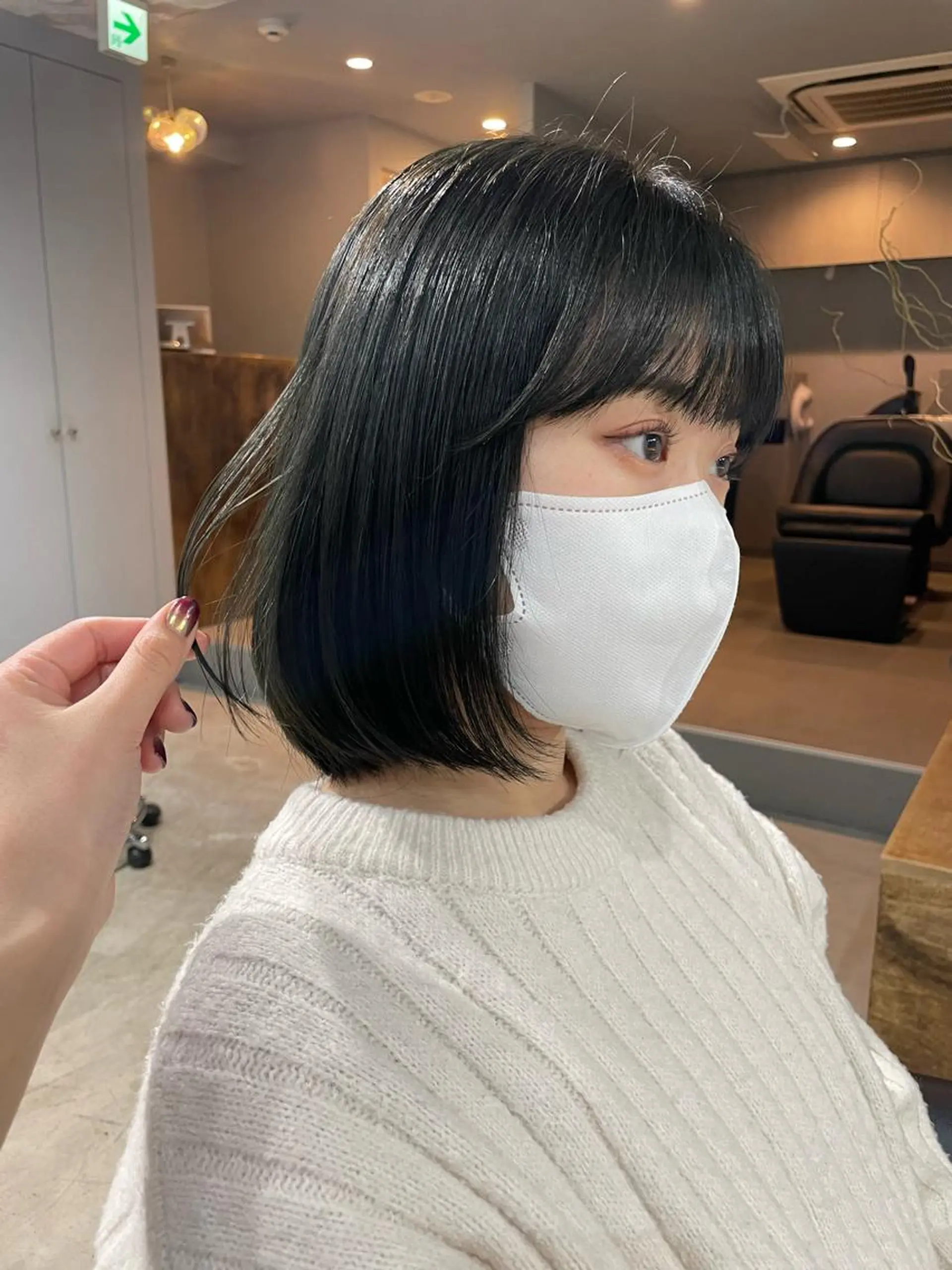 ミディアム カラー グレージュ オリーブグレージュ オリーブグレー 【arc】Ruri コテ巻き風パーマのヘアスタイル