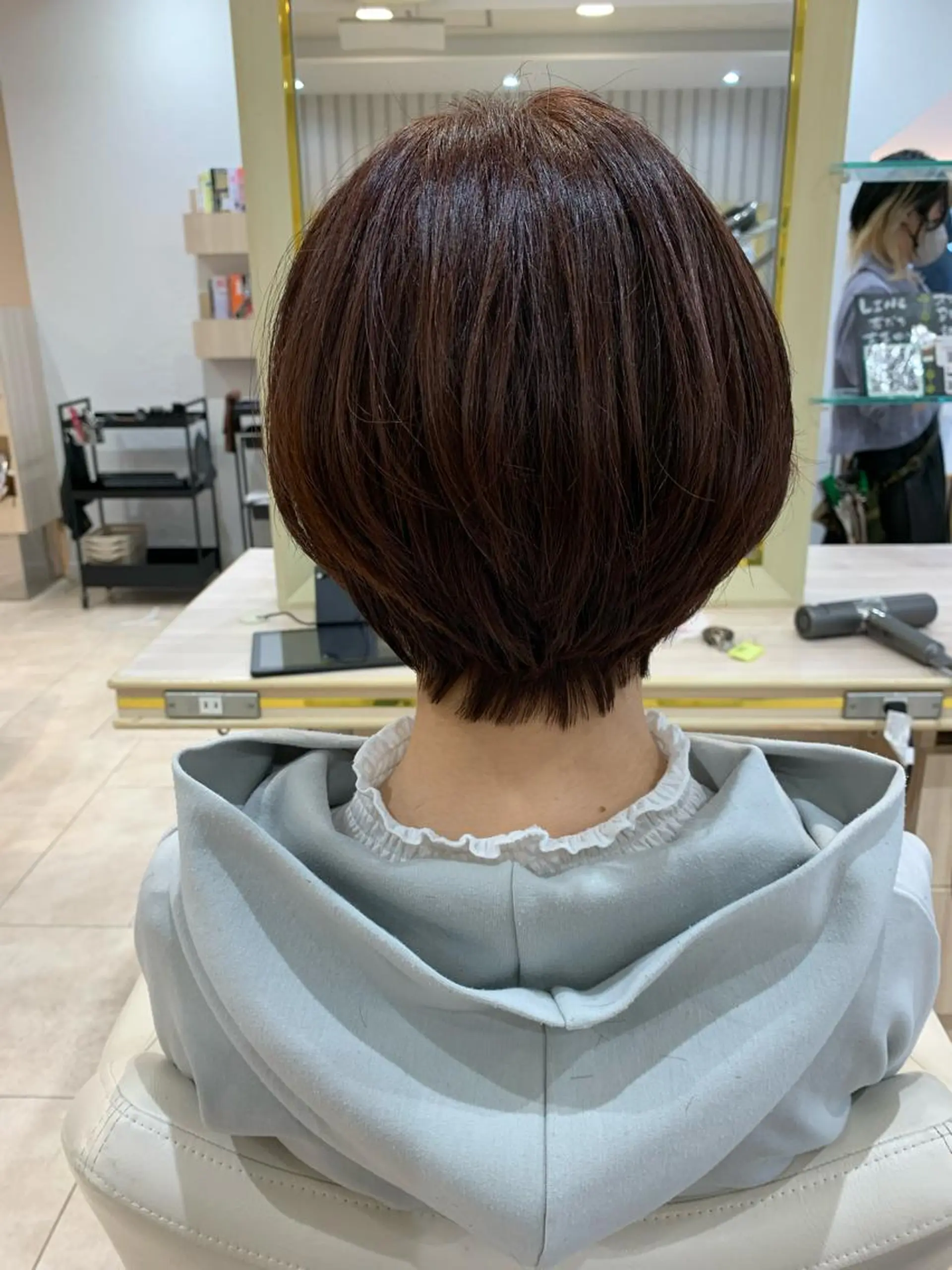ショート カラー 渡邊 花奈のヘアスタイル