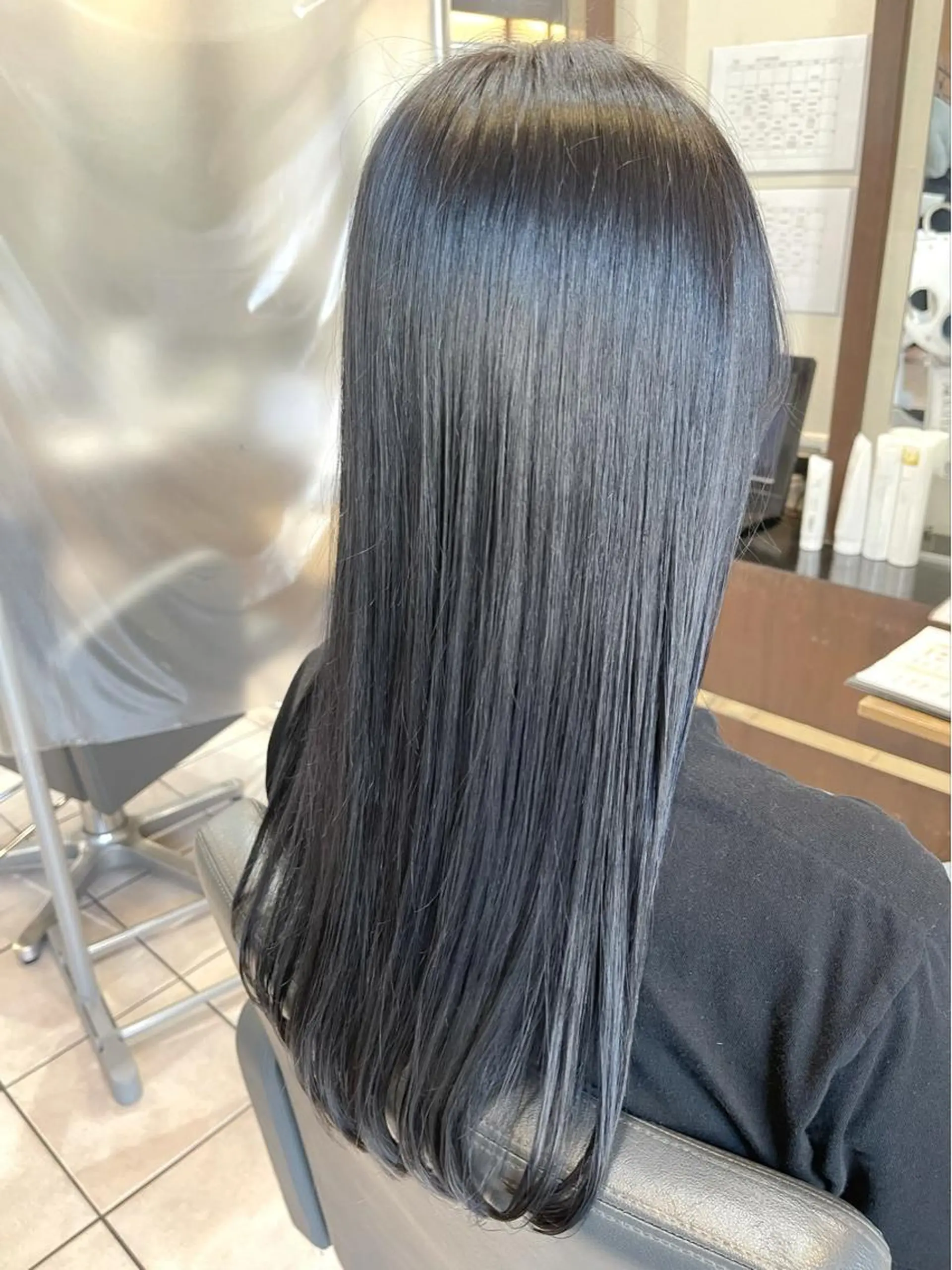 ロング カラー ダークグレー 韓国風ヘア トリートメント カット ヘアカラー トリートメント Zina天王寺 CHIAKIのヘアスタイル