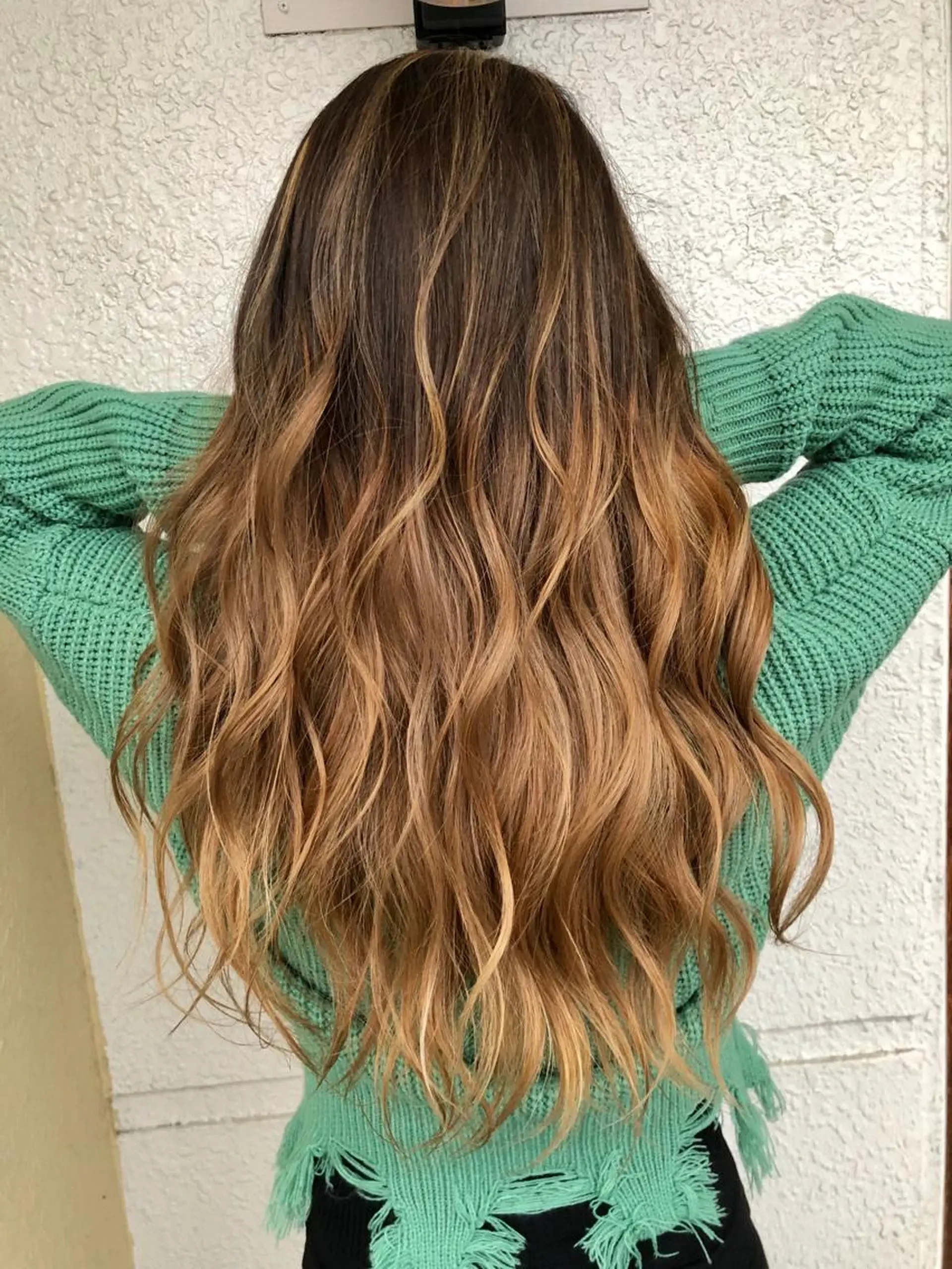 ロング カラー バレイヤージュ 外国人風カラー レイヤーカット ヘアカラー レイヤーカット匠 イソザキノリユキのヘアスタイル