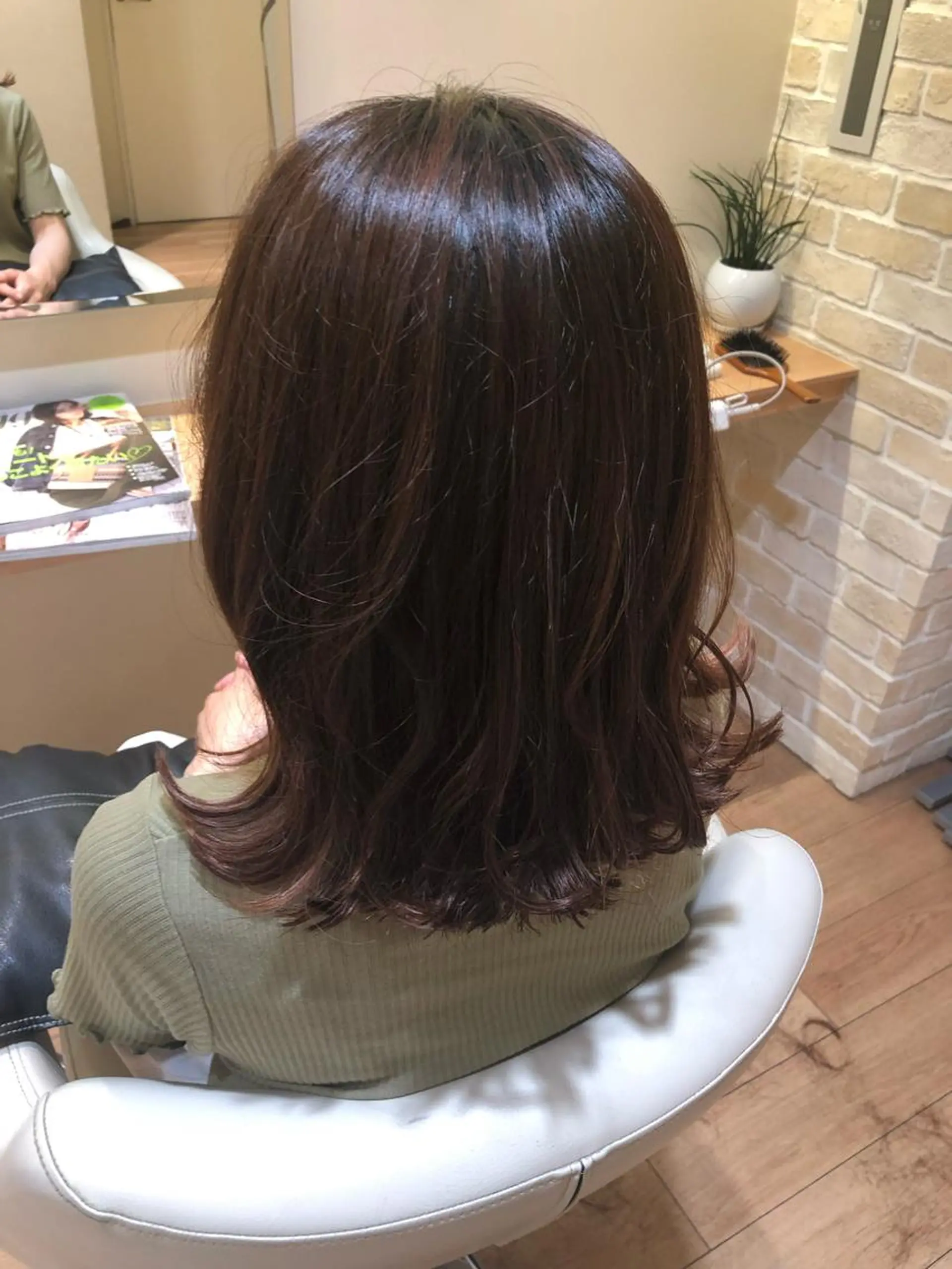 ミディアム 外ハネヘア ⬛️⬜️髪質改善⬛️ ⬜️藤川慎太郎のヘアスタイル