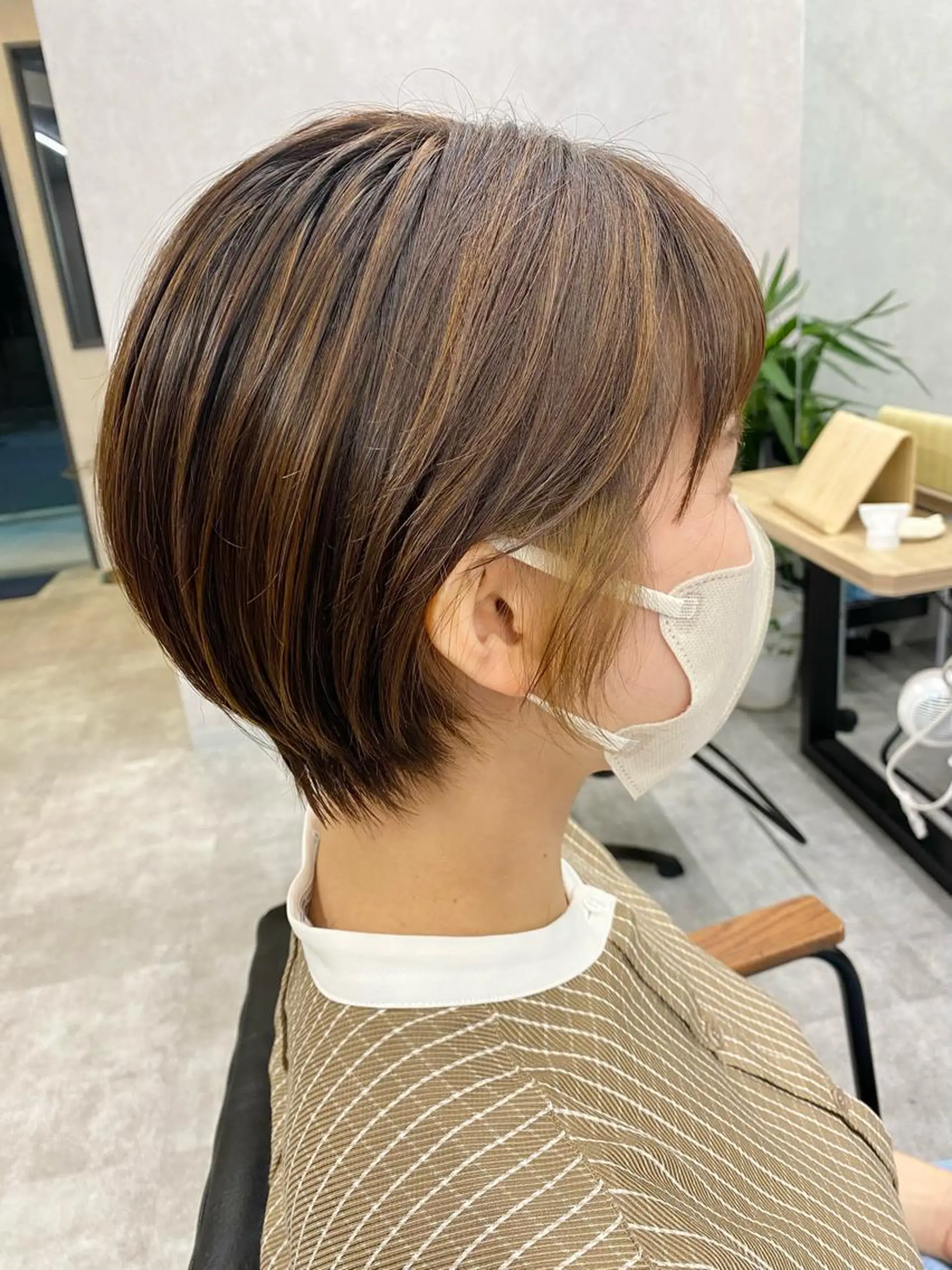 ショート カラー ショートボブ 丸みショート イヤリングカラー ボブ ショートヘア カット tetote天王寺店所属・SHOTA 大人ショートのヘアスタイル