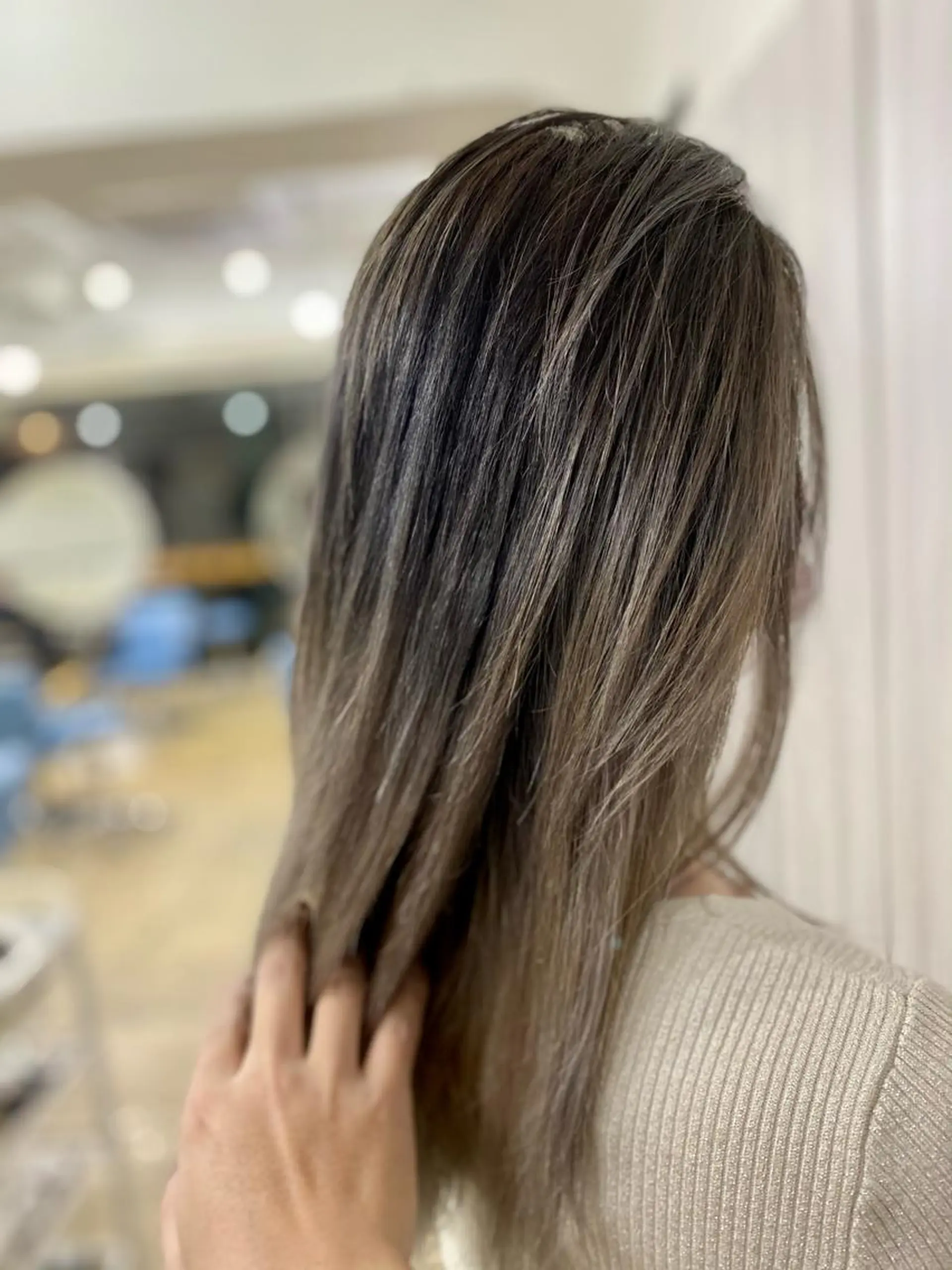 ロング カラー ヘアアレンジ ベージュカラー ホワイトベージュ カット トリートメント 松井 敬太郎のヘアスタイル