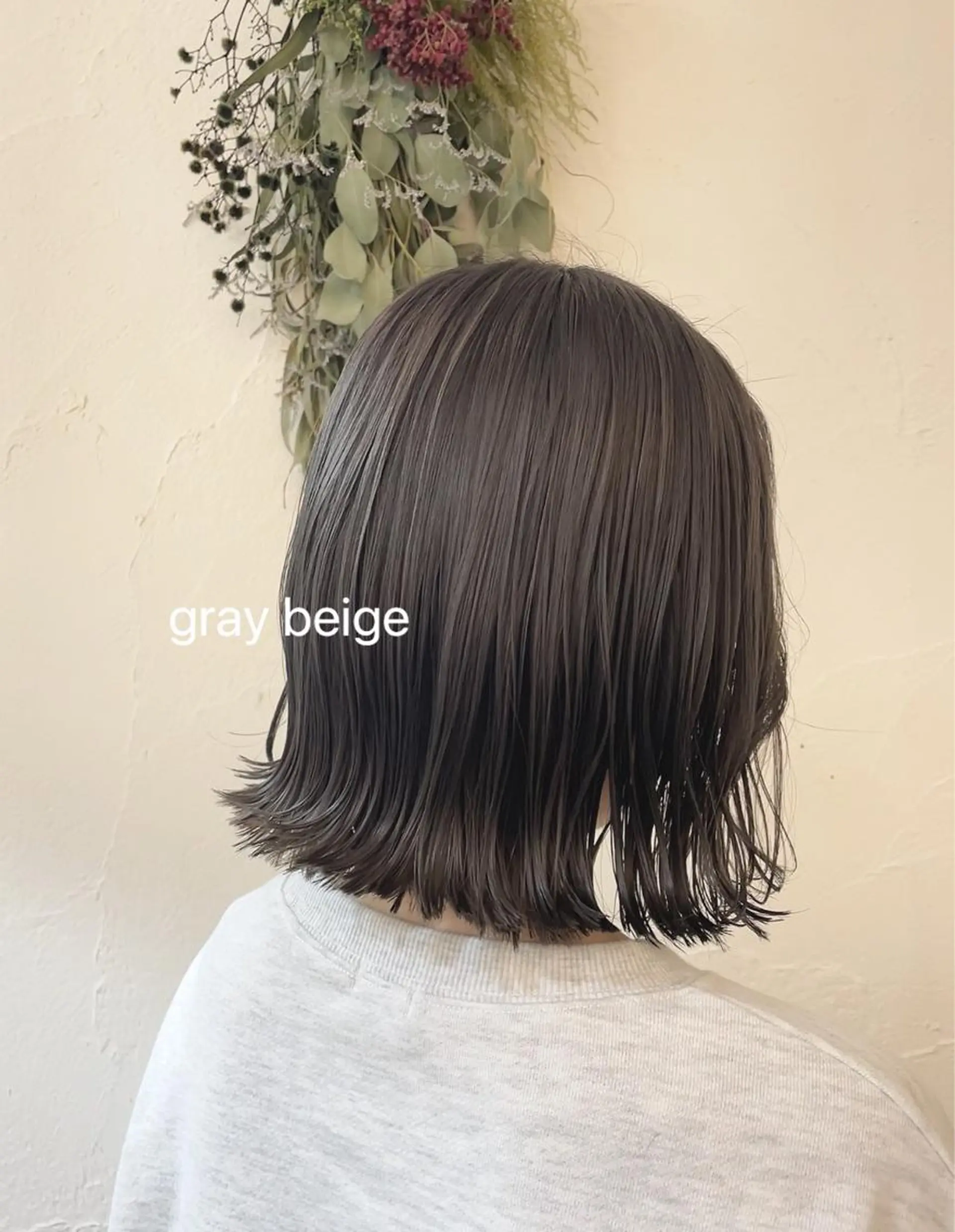 ミディアム カラー ヘアアレンジ ブリーチ 透明感カラー グレージュ カット ヘアカラー Hair muse'e所属・加藤 愛鈴のヘアスタイル