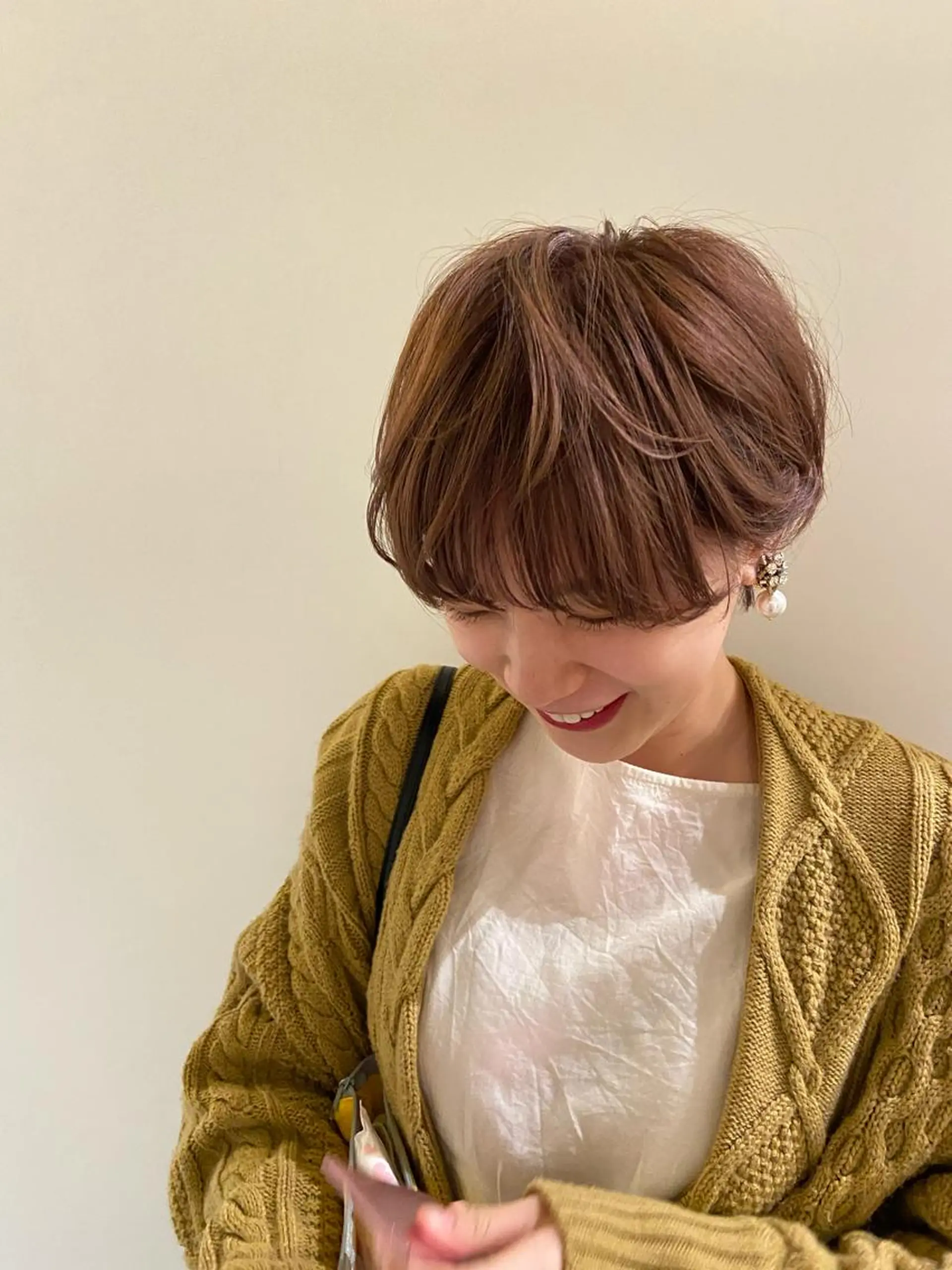 ショート カラー ヘアアレンジ ハンサムショート ベージュカラー ブリーチ イルミナカラー ピンクカラー カット ヘッドスパ 田中 あやなのヘアスタイル
