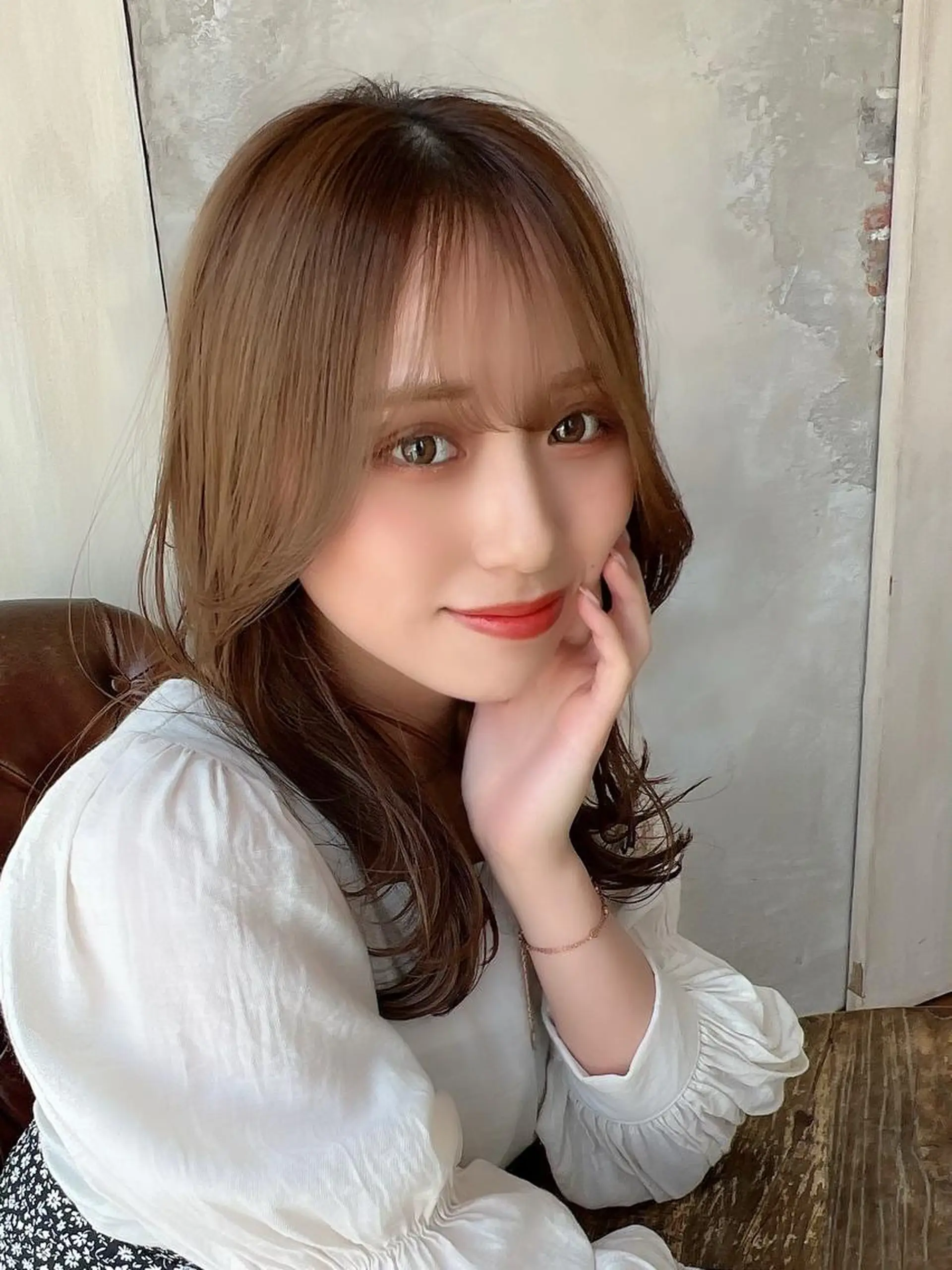 セミロング カラー ベージュカラー ブラウンカラー くびれヘア 髪質改善 縮毛矯正 カット ヘアカラー トリートメント 🧡くびれヘア/前髪 顔周り🧡久原結衣のヘアスタイル