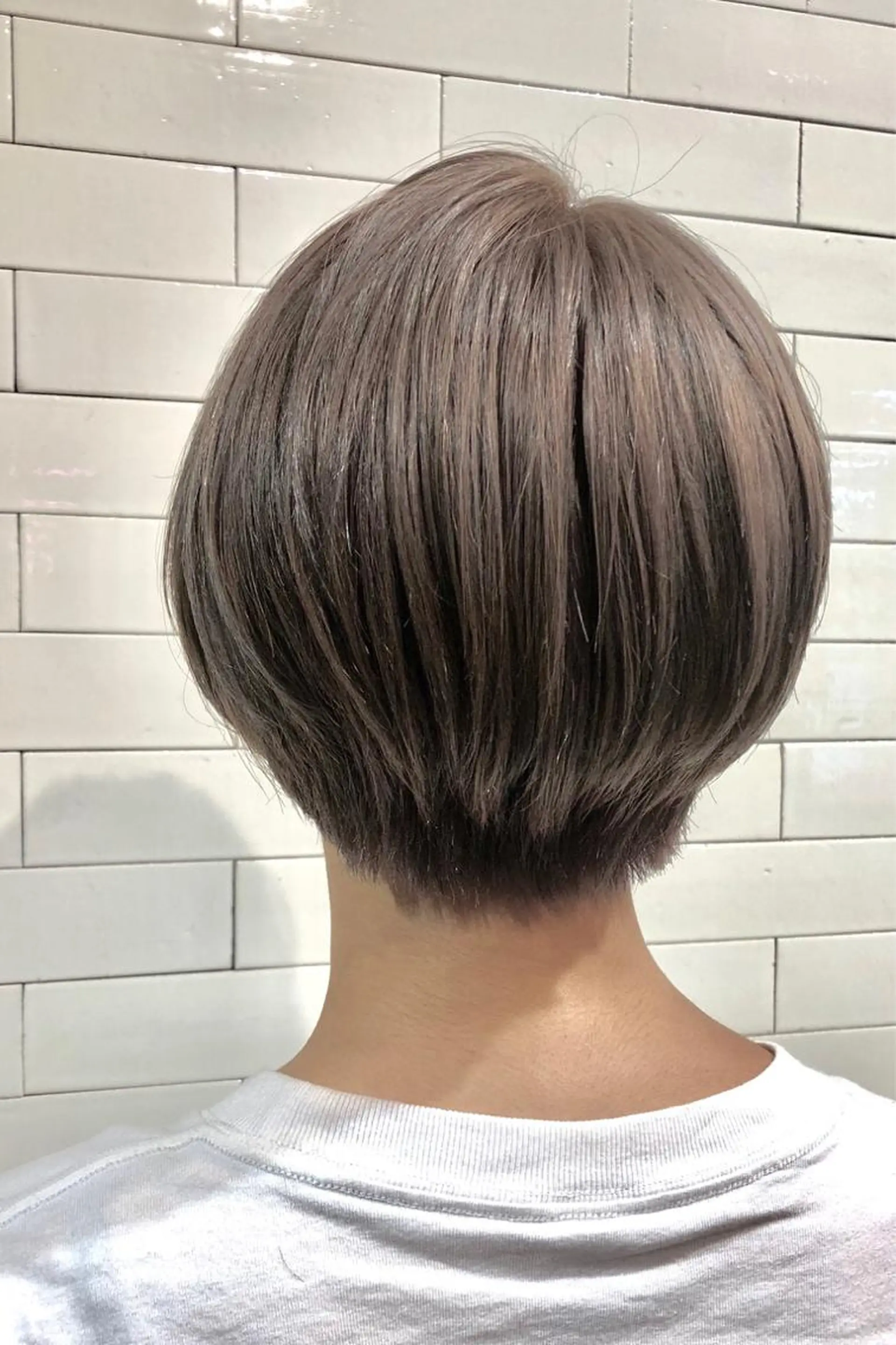 ショート カット 🤍髪質改善➕透明感 カラー🤍川上葵のヘアスタイル