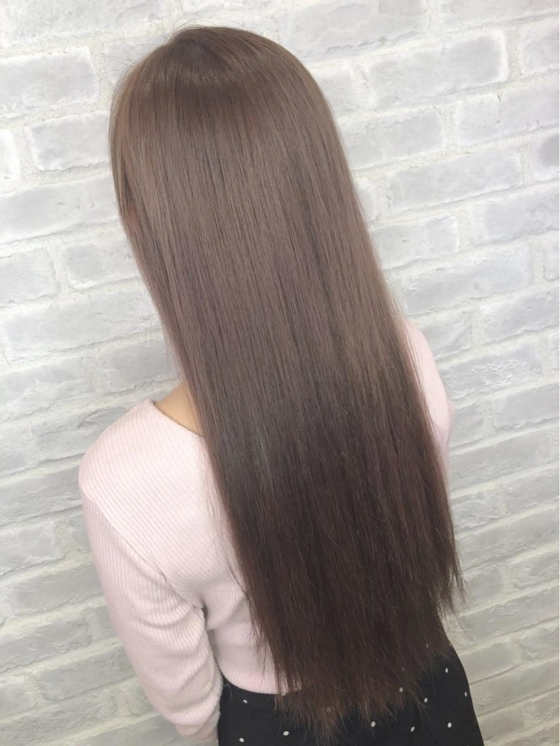 ロング カラー 関 彩花のヘアスタイル