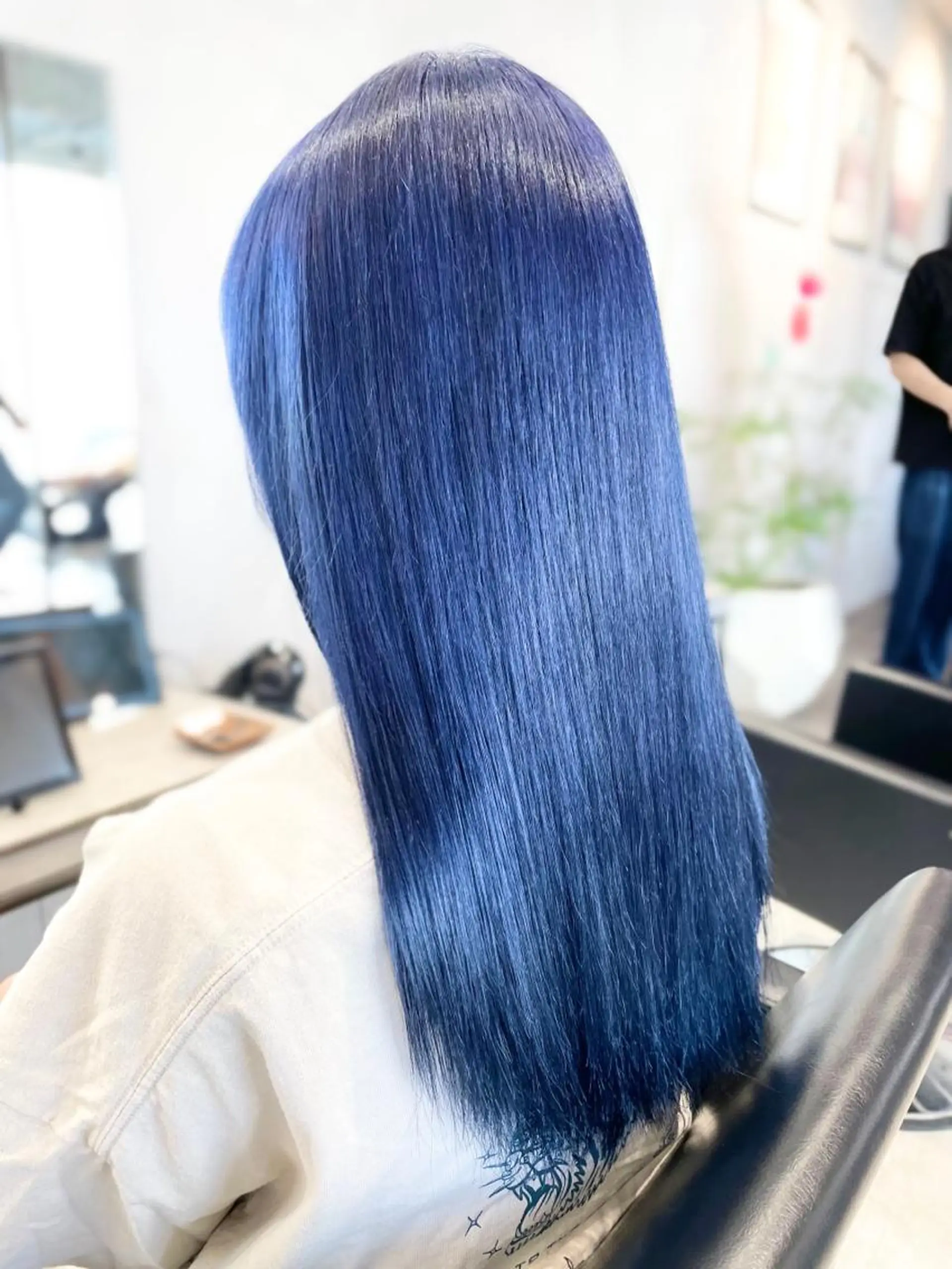 ロング カラー ブルーカラー ネイビーカラー カット ヘアカラー トリートメント ヘアセット meme原宿所属・ブロンド・ハイトーン ／遠藤将太のヘアスタイル