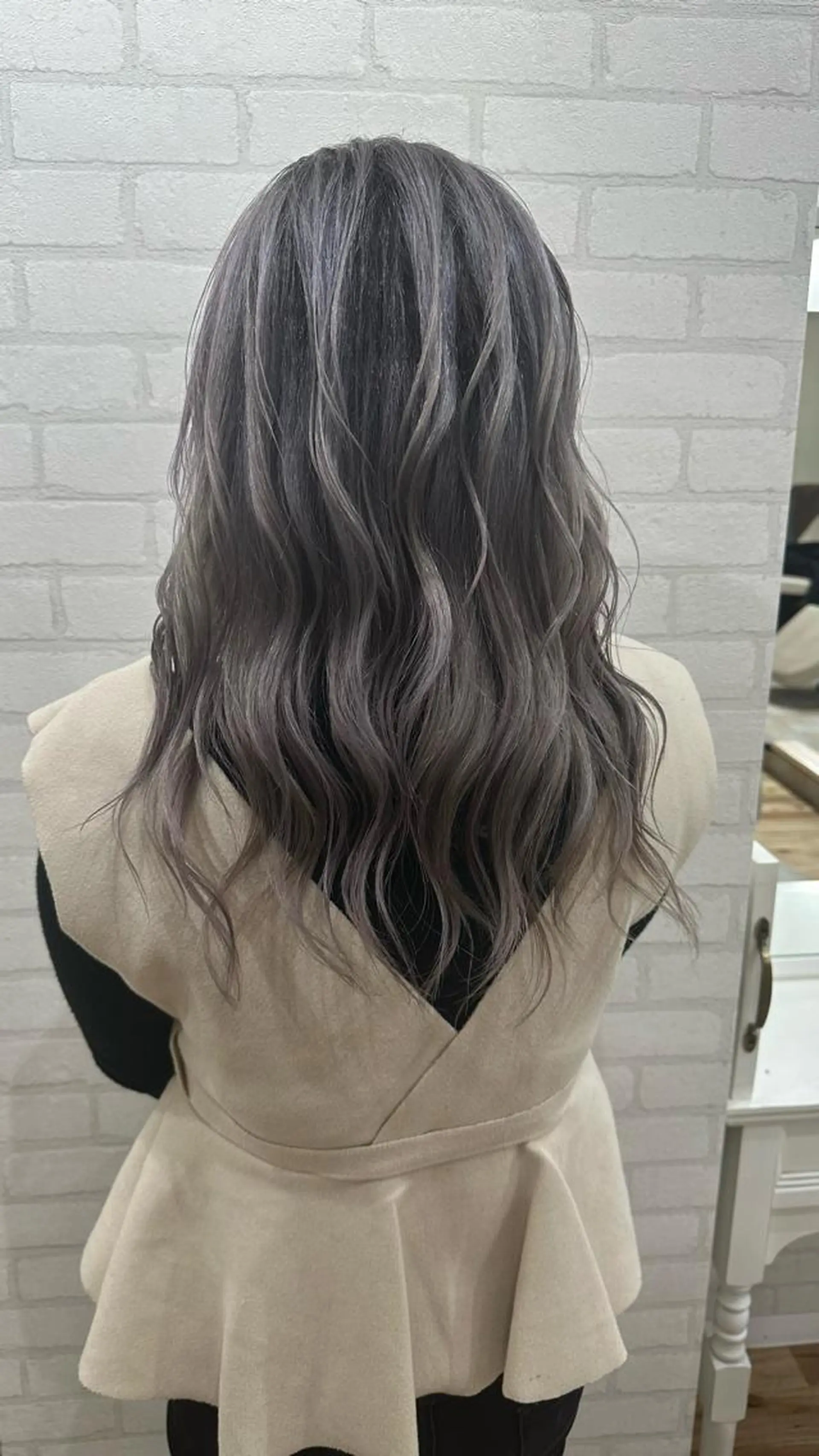 セミロング カラー ヘアアレンジ カット ヘアカラー トリートメント 久米 治仁のヘアスタイル