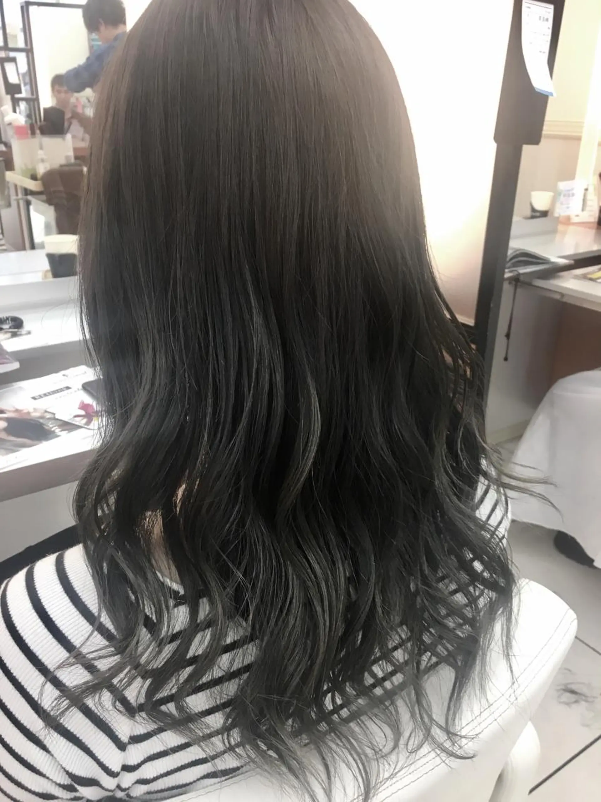 カラー ブルーカラー ブルージュ イルミナカラー 外国人風カラー N° jillva ♦️川端裕司♦️のヘアスタイル
