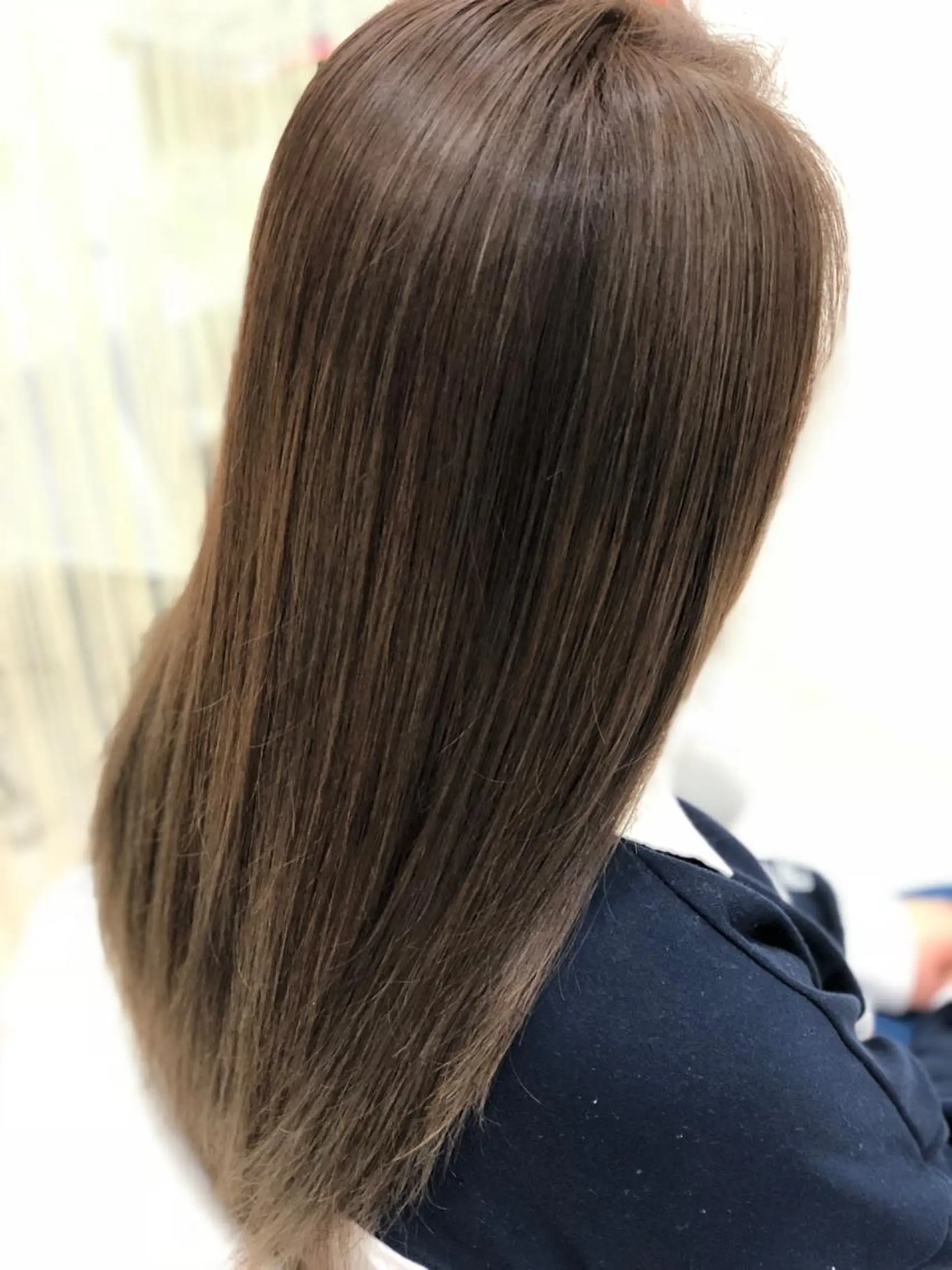 セミロング カラー アッシュ ブリーチ ハイライトカラー ハイライト hair Freak所属・佐藤 祥太のヘアスタイル