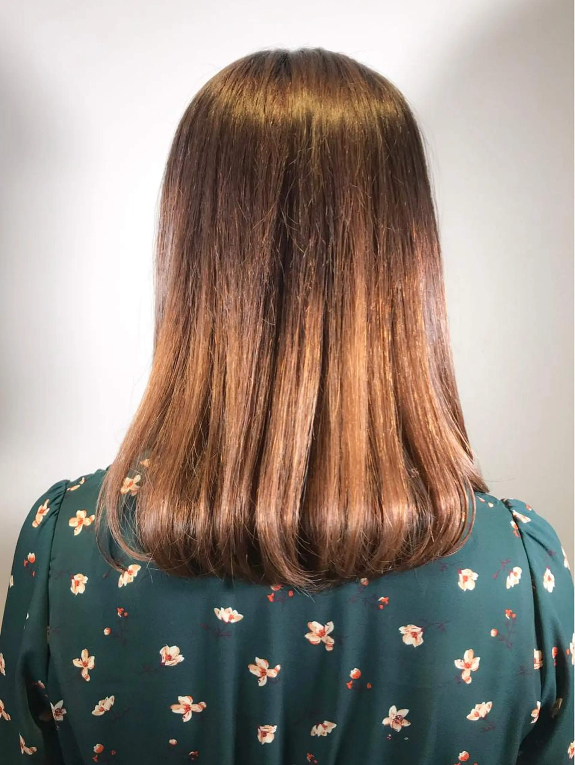 セミロング カラー BIANCO北堀江 AKANEのヘアスタイル