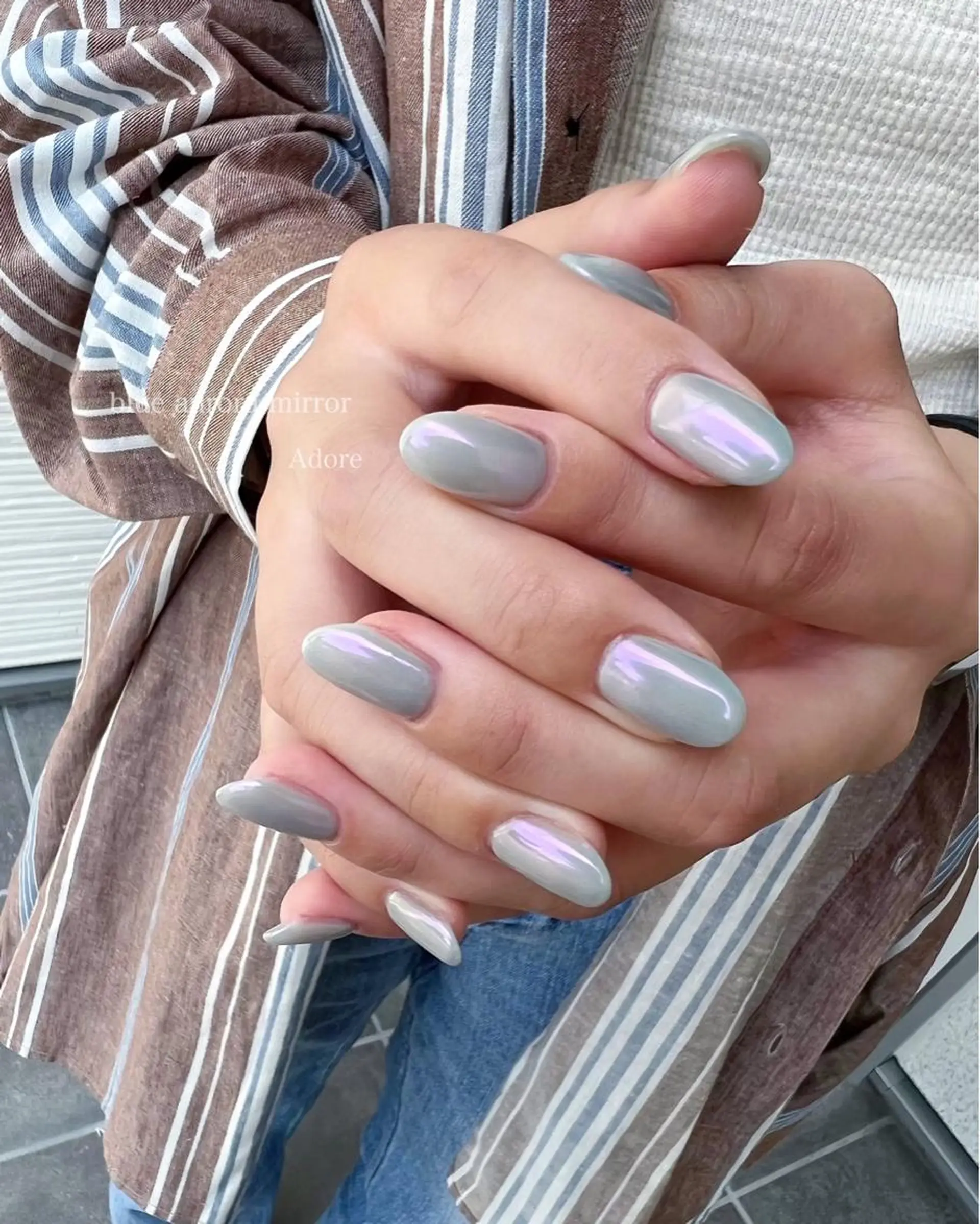 ネイル オーロラネイル ミラーネイル ニュアンスネイル オフィスネイル シンプルネイル ハンドネイル Nail Adore.のネイルデザイン