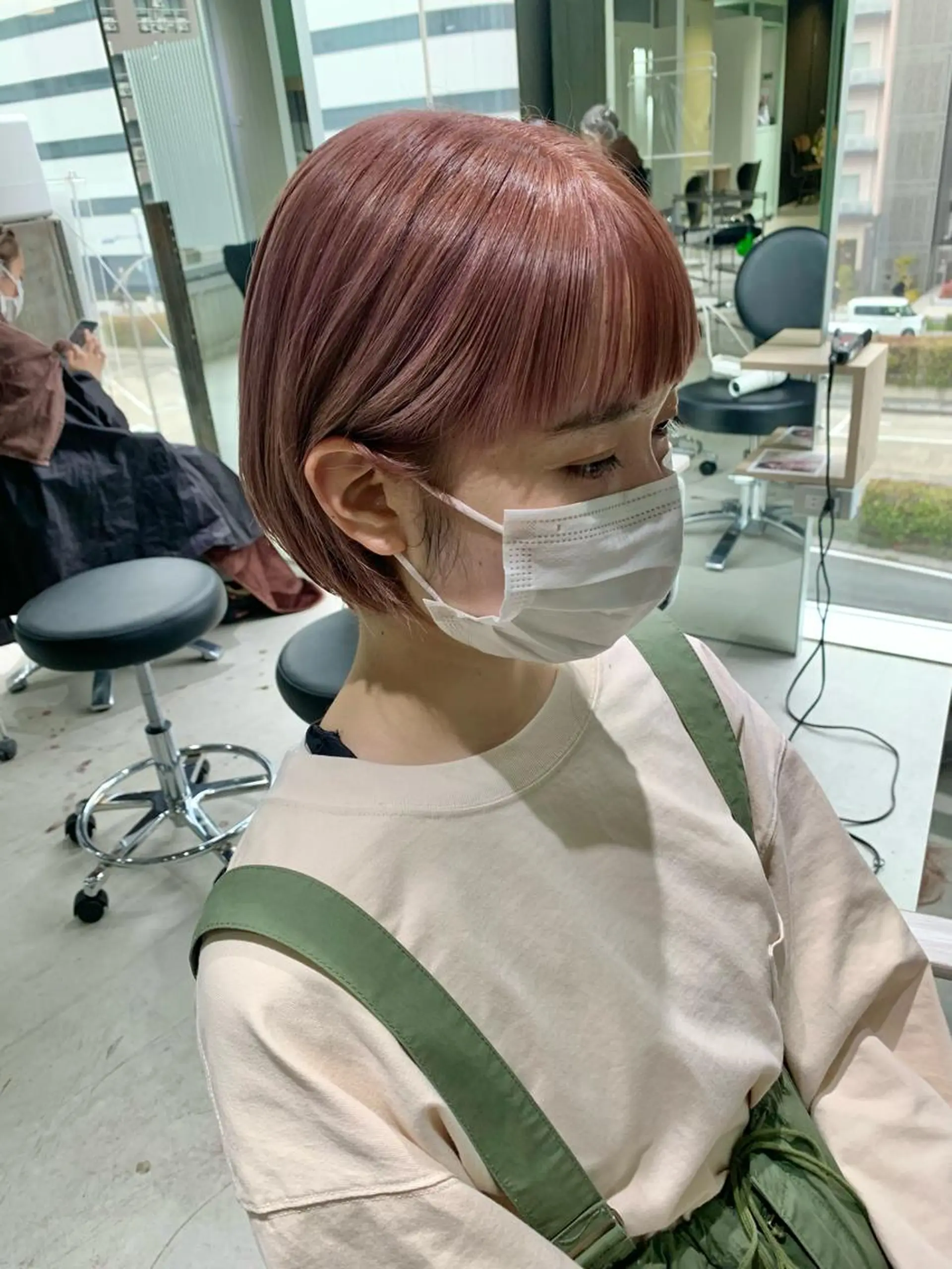 ショート カラー 黒髪 カット ヘアカラー トリートメント 暖色/まろベージュ/ シカタユウカのヘアスタイル