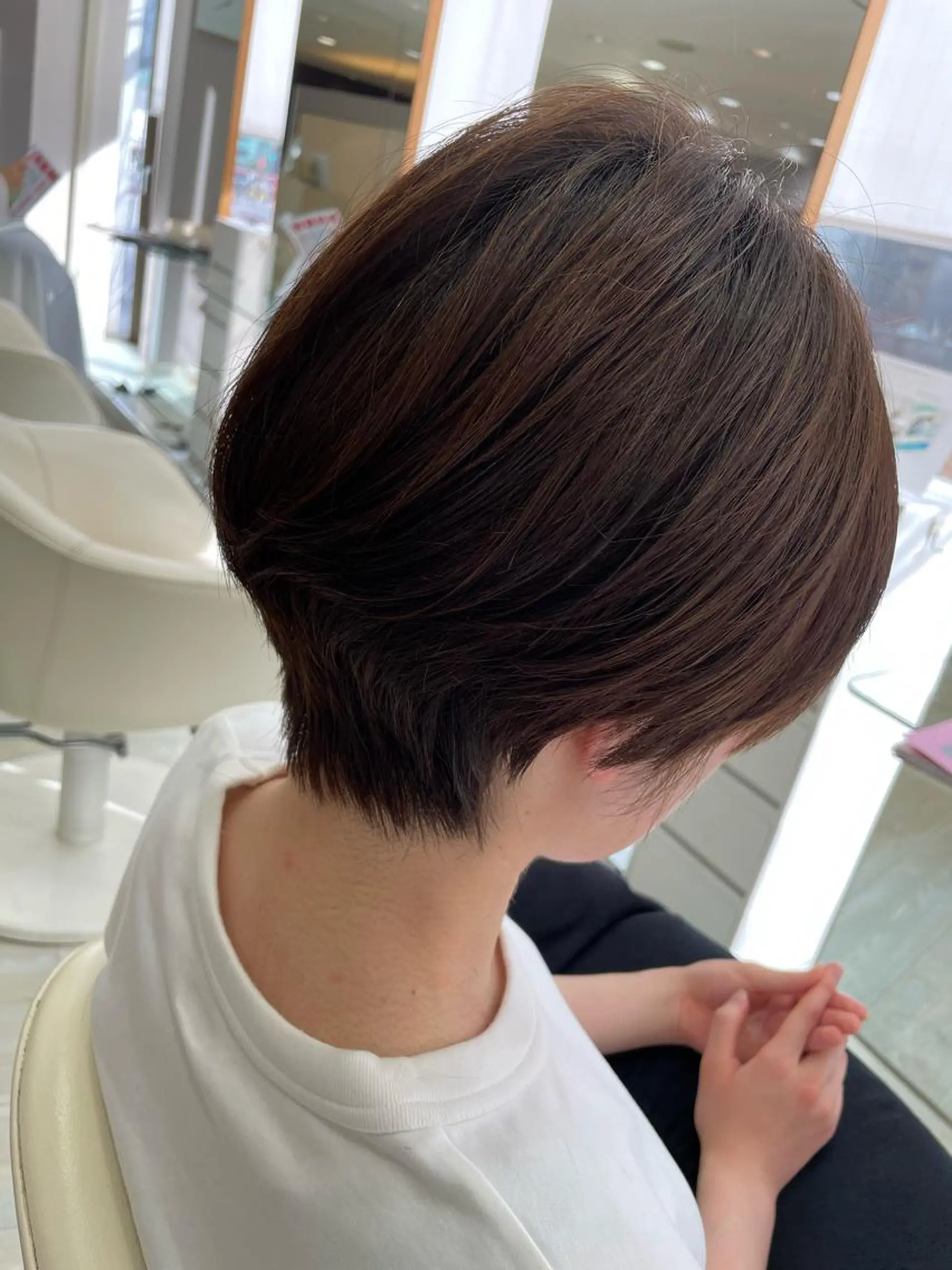 ショート カラー くびれヘア チーフデザイナー 西川凌史のヘアスタイル