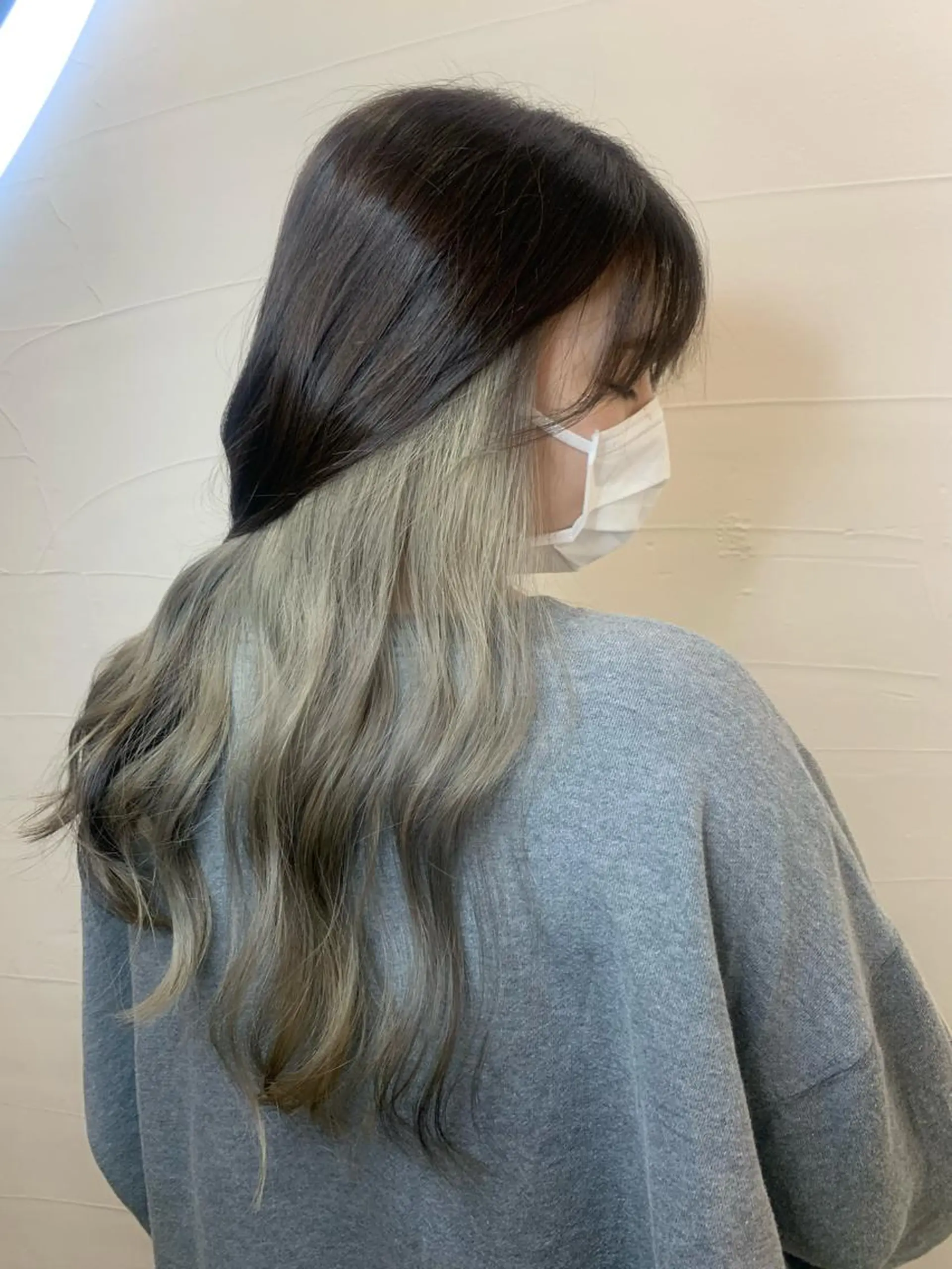 ロング カラー ベージュカラー ブリーチ インナーカラー ホワイトベージュ ヘアカラー ハイトーン職人💗 松本輝美のヘアスタイル
