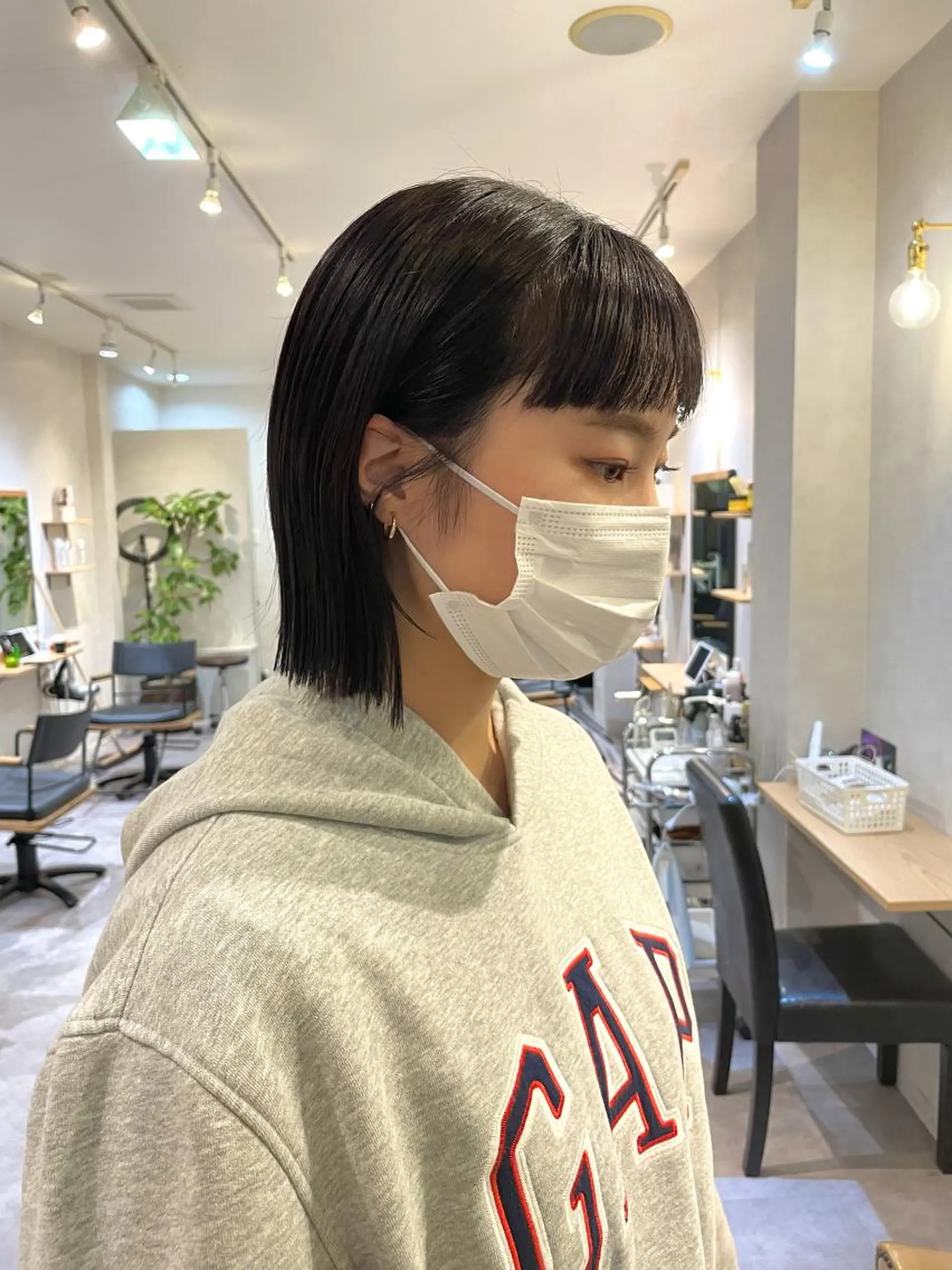 ショート 切りっぱなしボブ ボブ カット トリートメント salowin梅田茶屋町north所属・くがれいじ 梅田/ショート/ボブのヘアスタイル