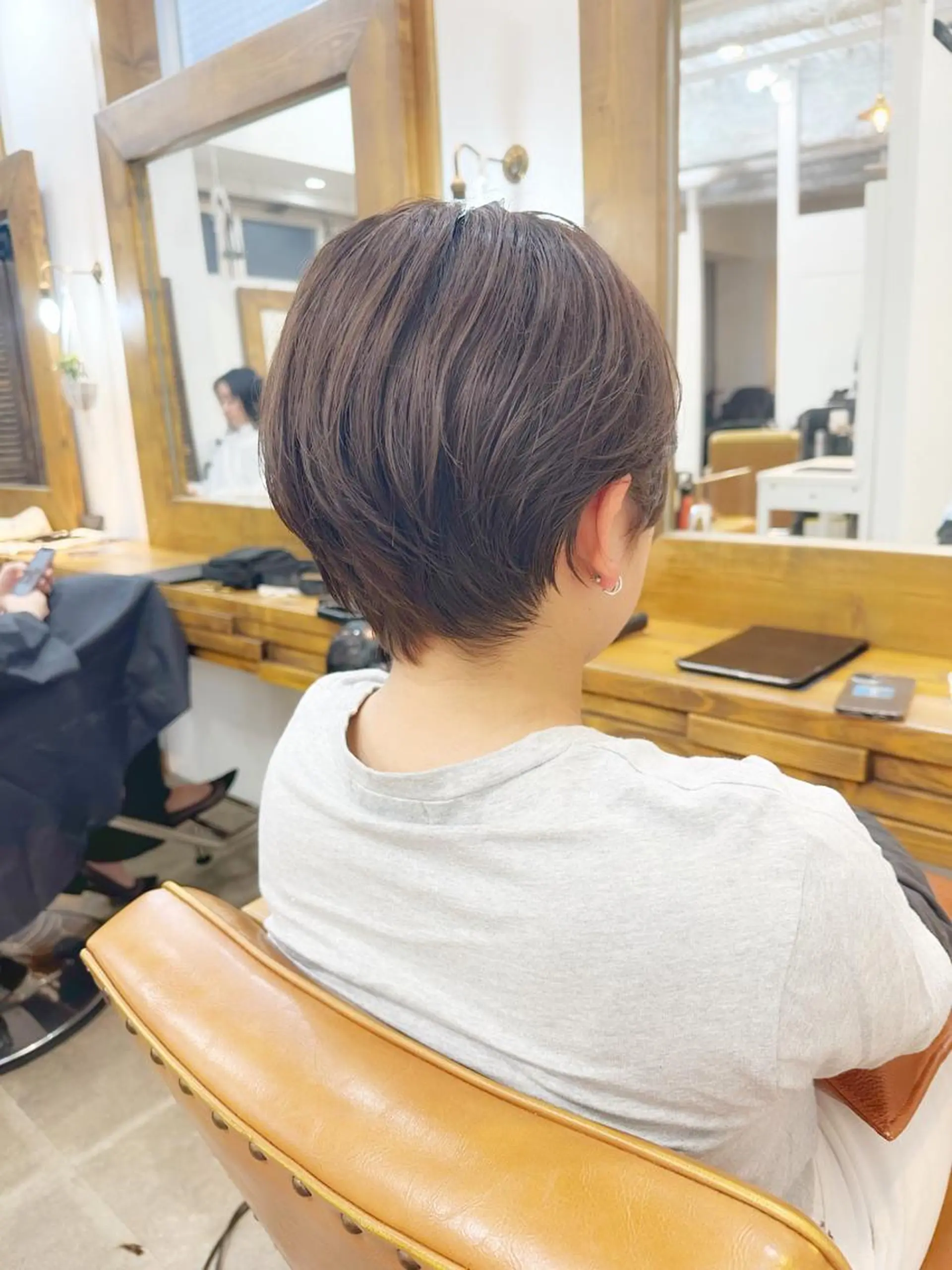 ショート カラー アディクシーカラー 透明感カラー デザインカラー イヤリングカラー ハイライトカラー カット ヘアカラー newline銀座所属・銀座ショート/ 大人ショート/金子涼のヘアスタイル