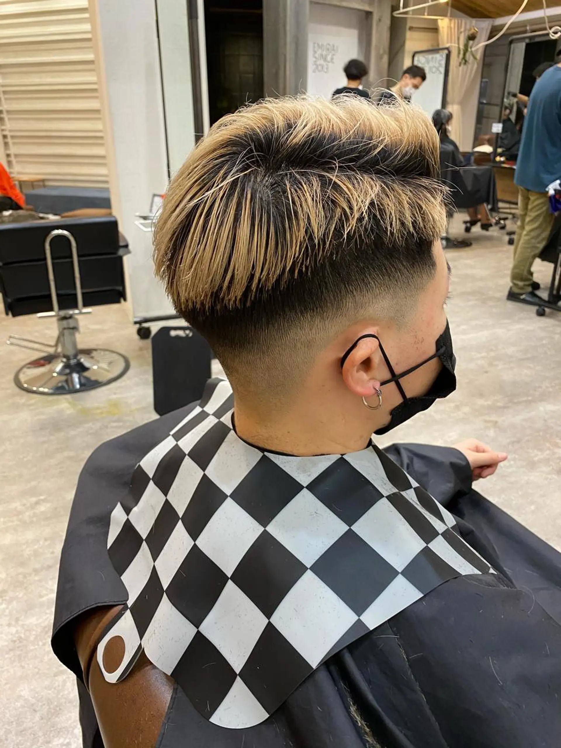 ショート メンズ フェードカット 外国人風カラー カット ヘッドスパ ヘアセット 🟢NEGi🟣 🫧髪質改善のヘアスタイル