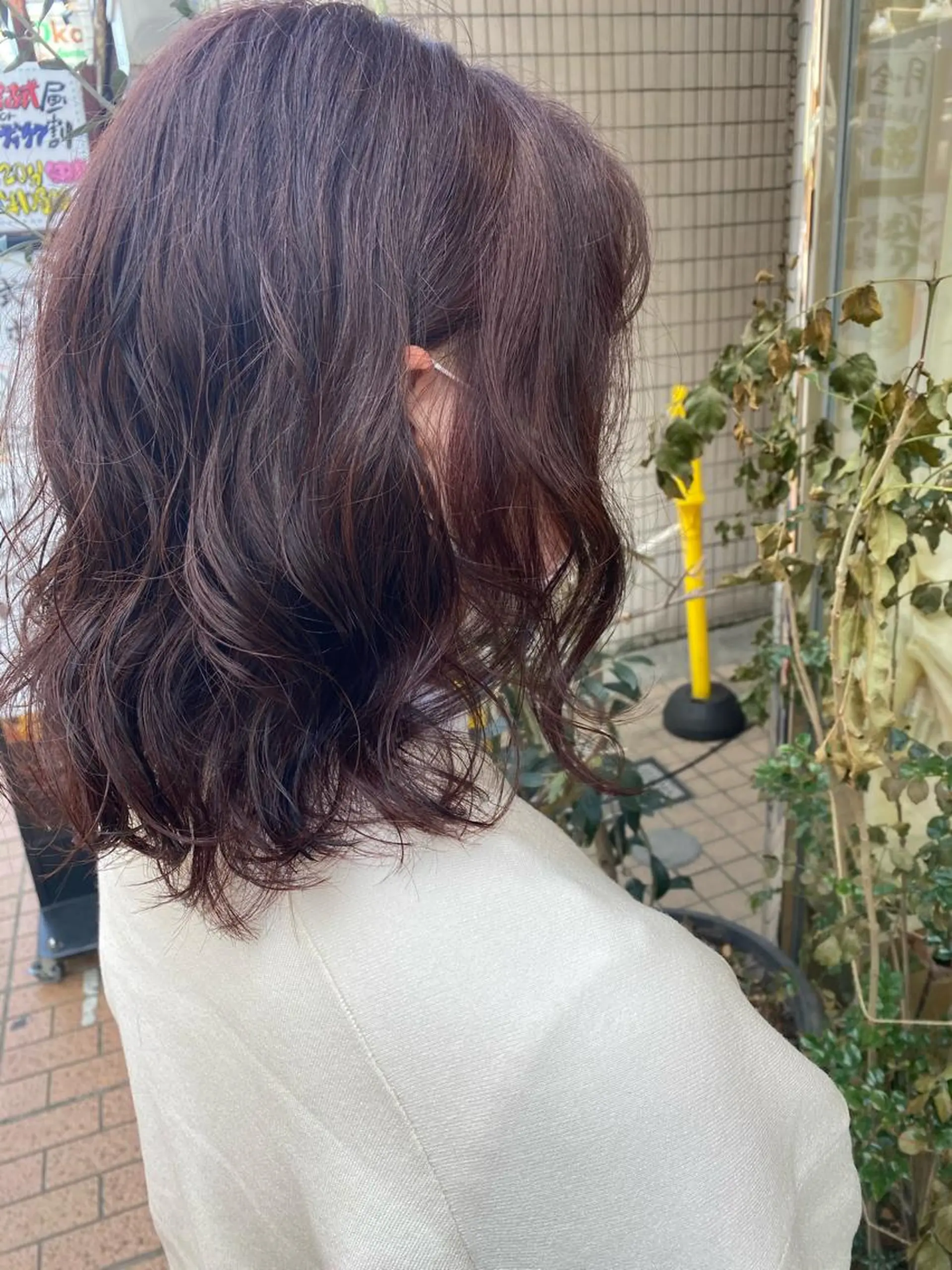 ミディアム パーマ カット ヘアカラー トリートメント 宮内 真乃のヘアスタイル