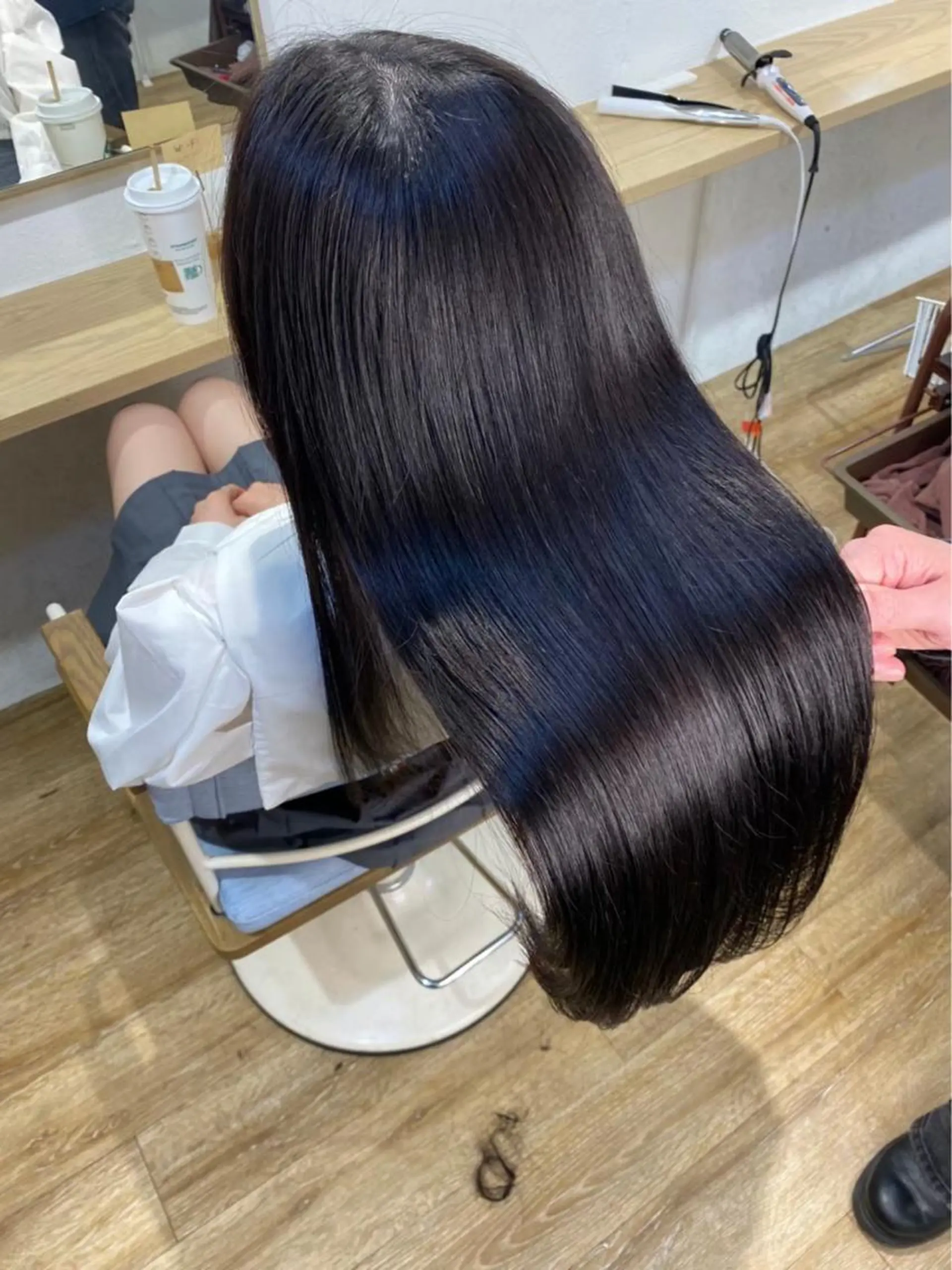 セミロング カラー ヘアアレンジ カット 縮毛矯正 トリートメント リベルテ所属・♦️髪質改善韓国レイ ヤー♦️副店長のヘアスタイル