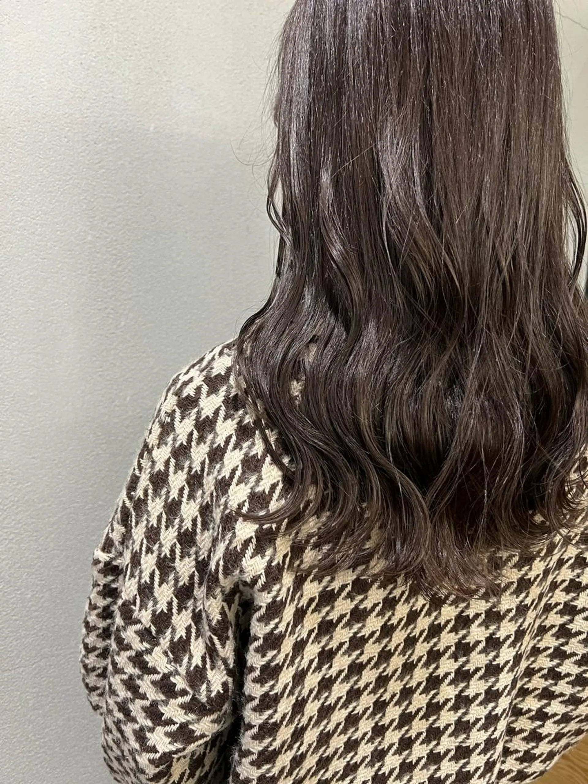 ロング カット ヘアカラー 亀田 泰生のヘアスタイル
