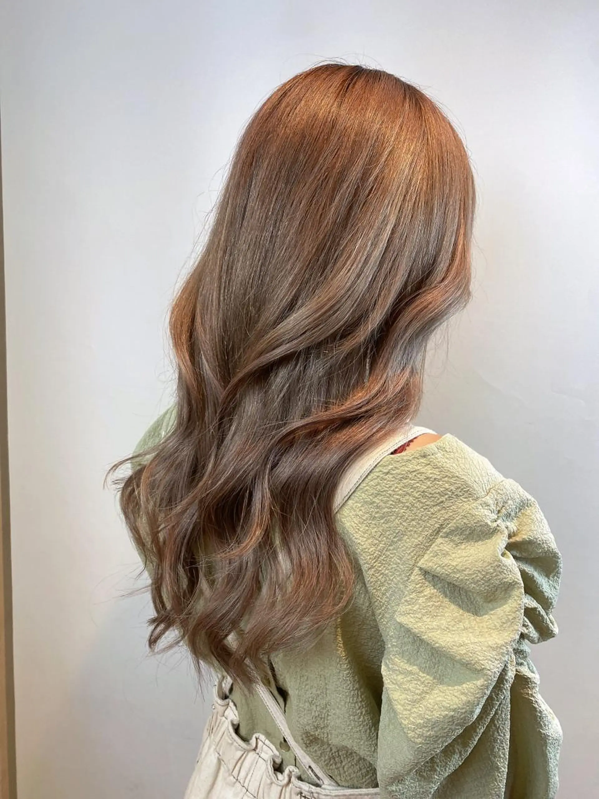 セミロング アールバイニーナ所属・R by NINA アールバイニーナのヘアスタイル