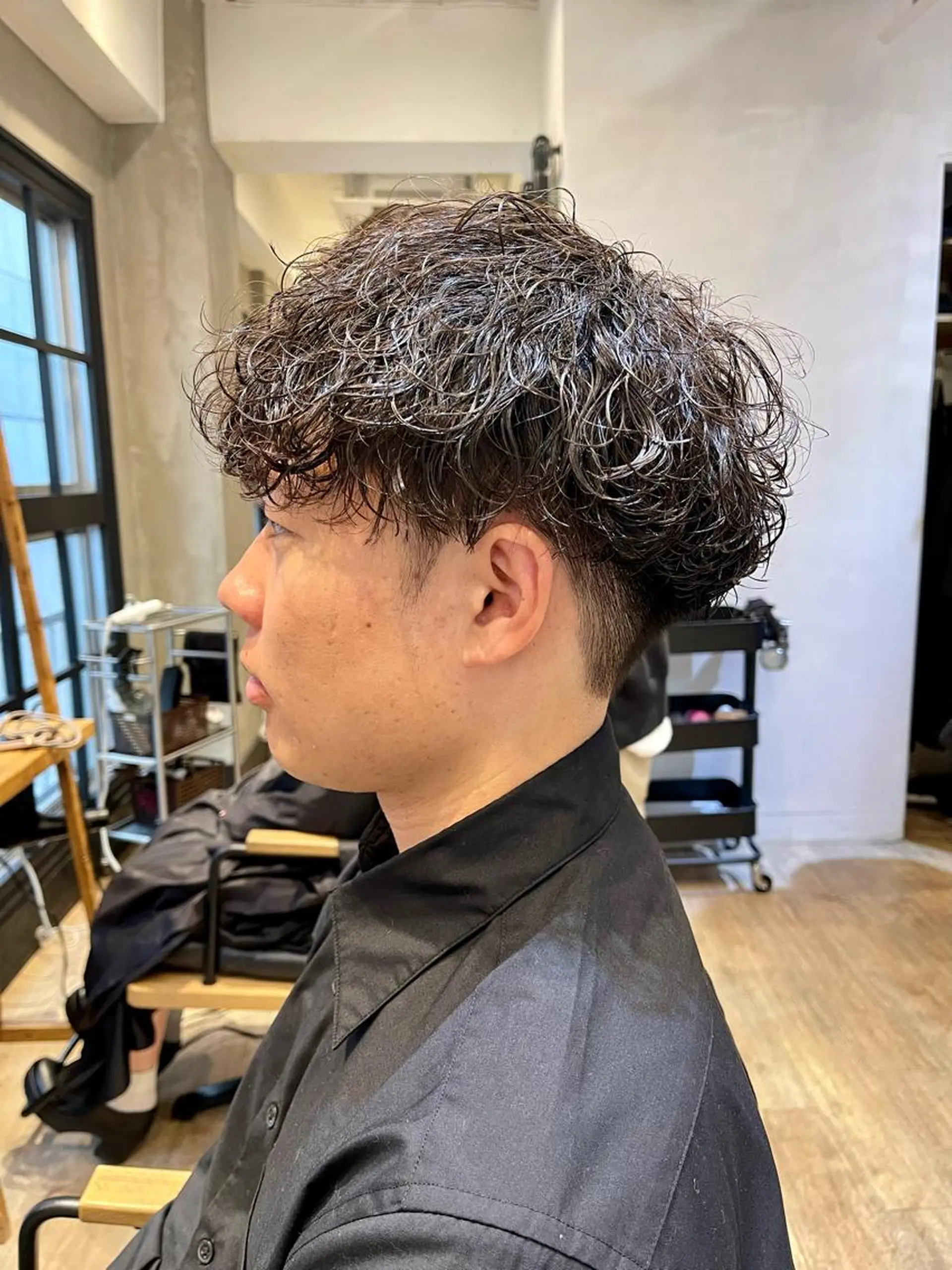 ショート パーマ メンズ ビジネス フェードカット メンズ韓国風 マッシュ メンズパーマ カット パーマ トリートメント ヘアセット amie高崎所属・高崎メンズパーマ 髪質改善TAKEのヘアスタイル