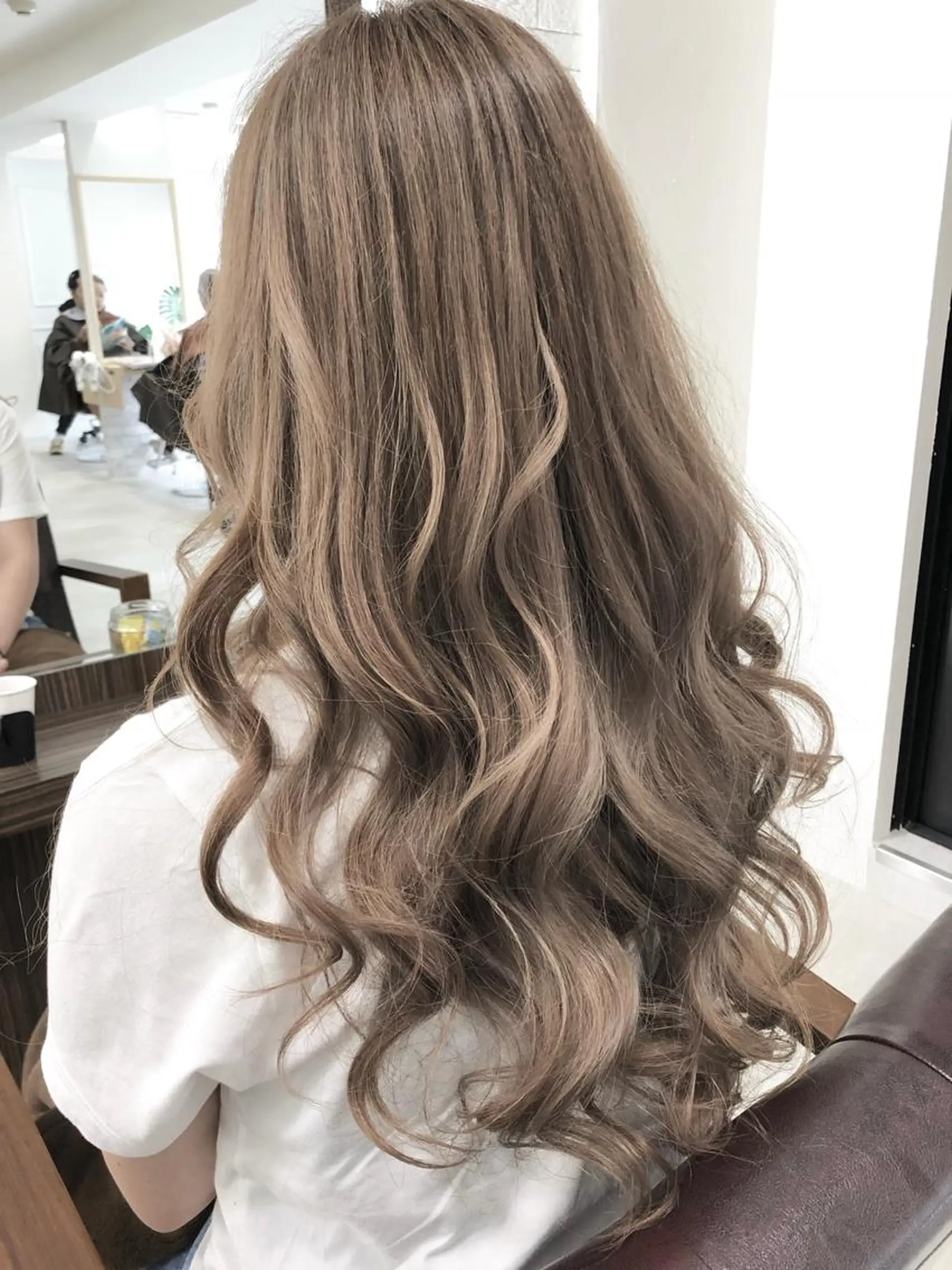 ロング カラー ベージュカラー Zina 難波所属・YUDA 湯田のヘアスタイル