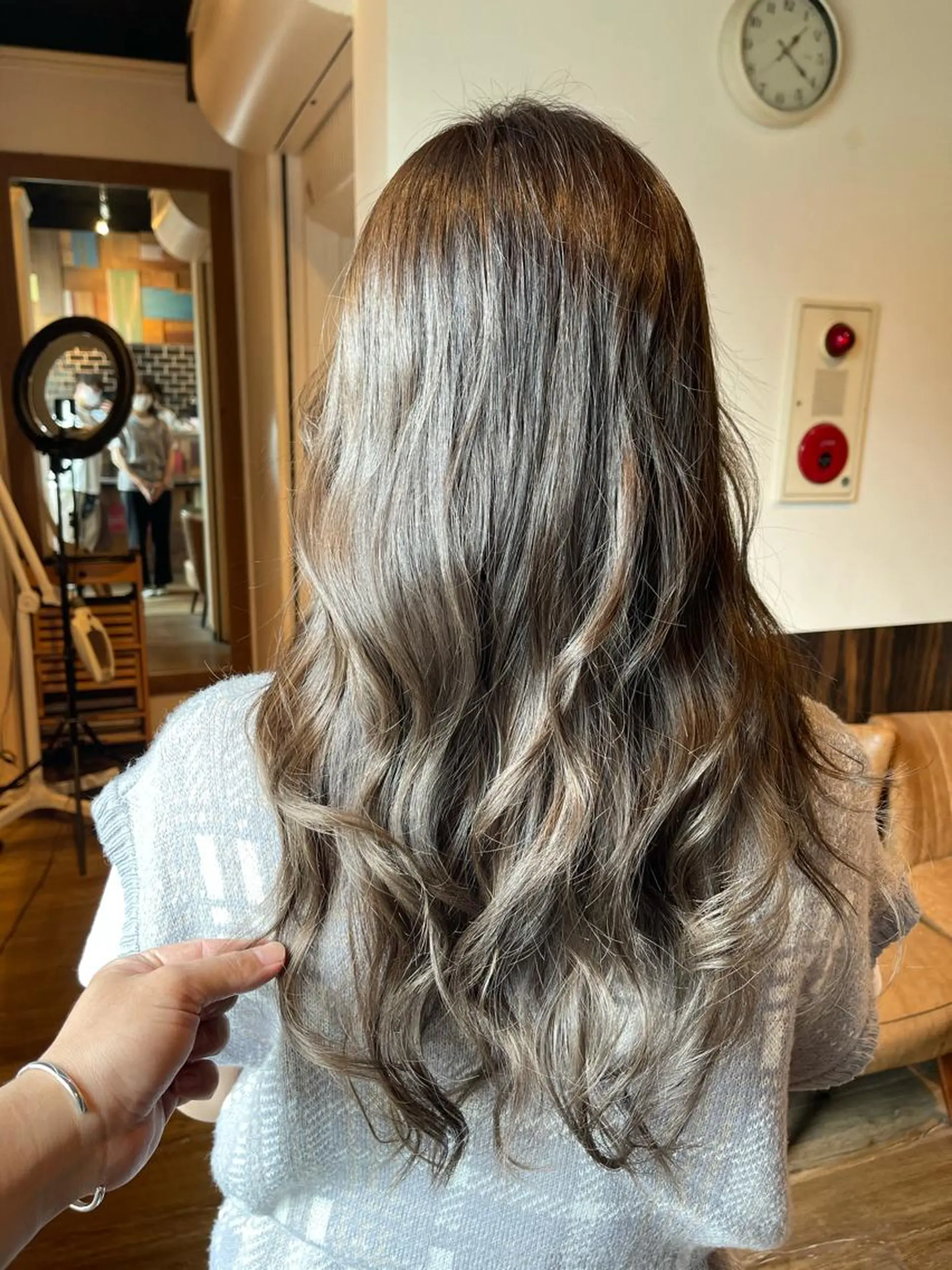 セミロング カラー カット ヘアカラー トリートメント 艶髪特化美容師 白岩　悟のその他イメージ