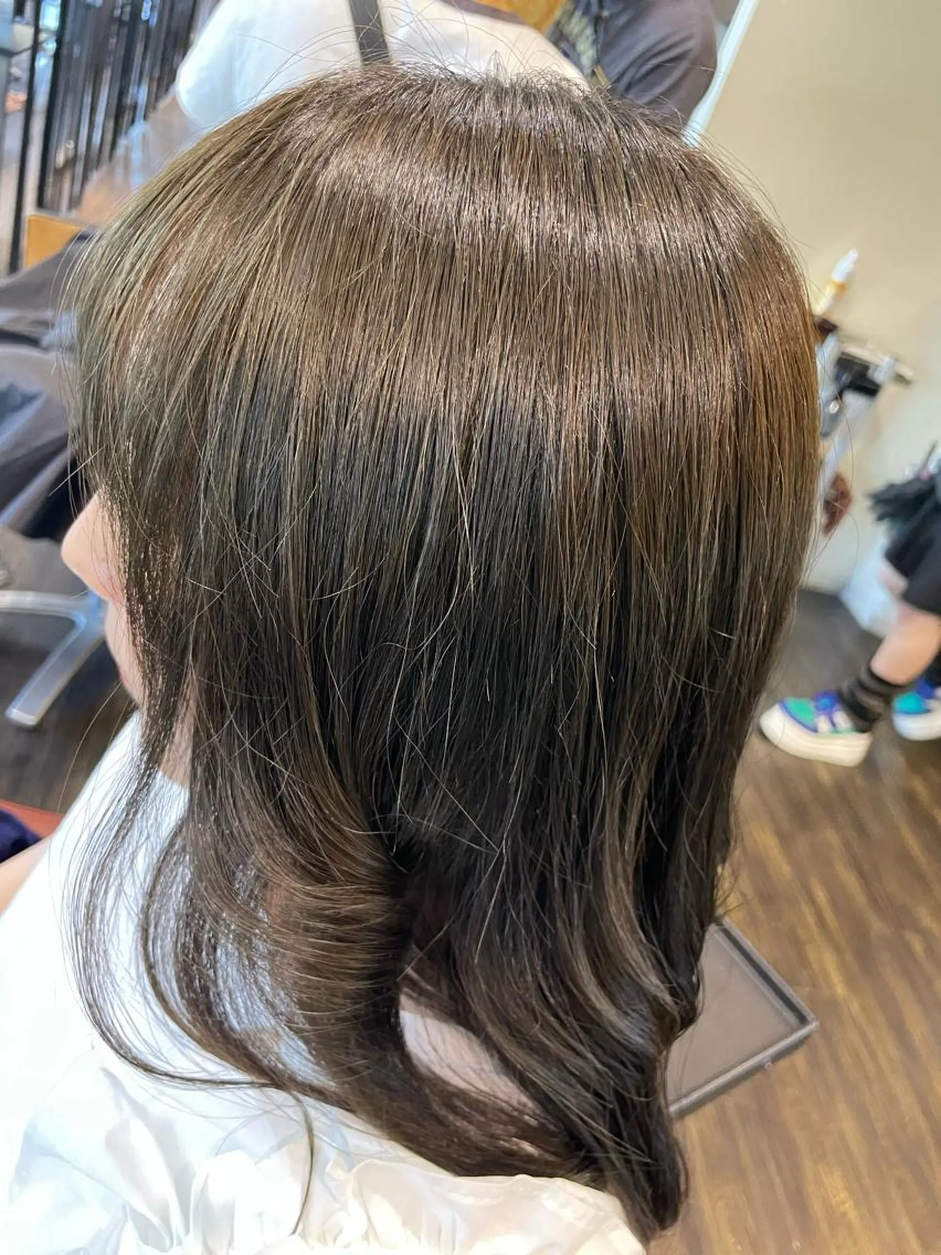 カラー ベージュカラー オリーブベージュ 佐藤 綾郁のヘアスタイル