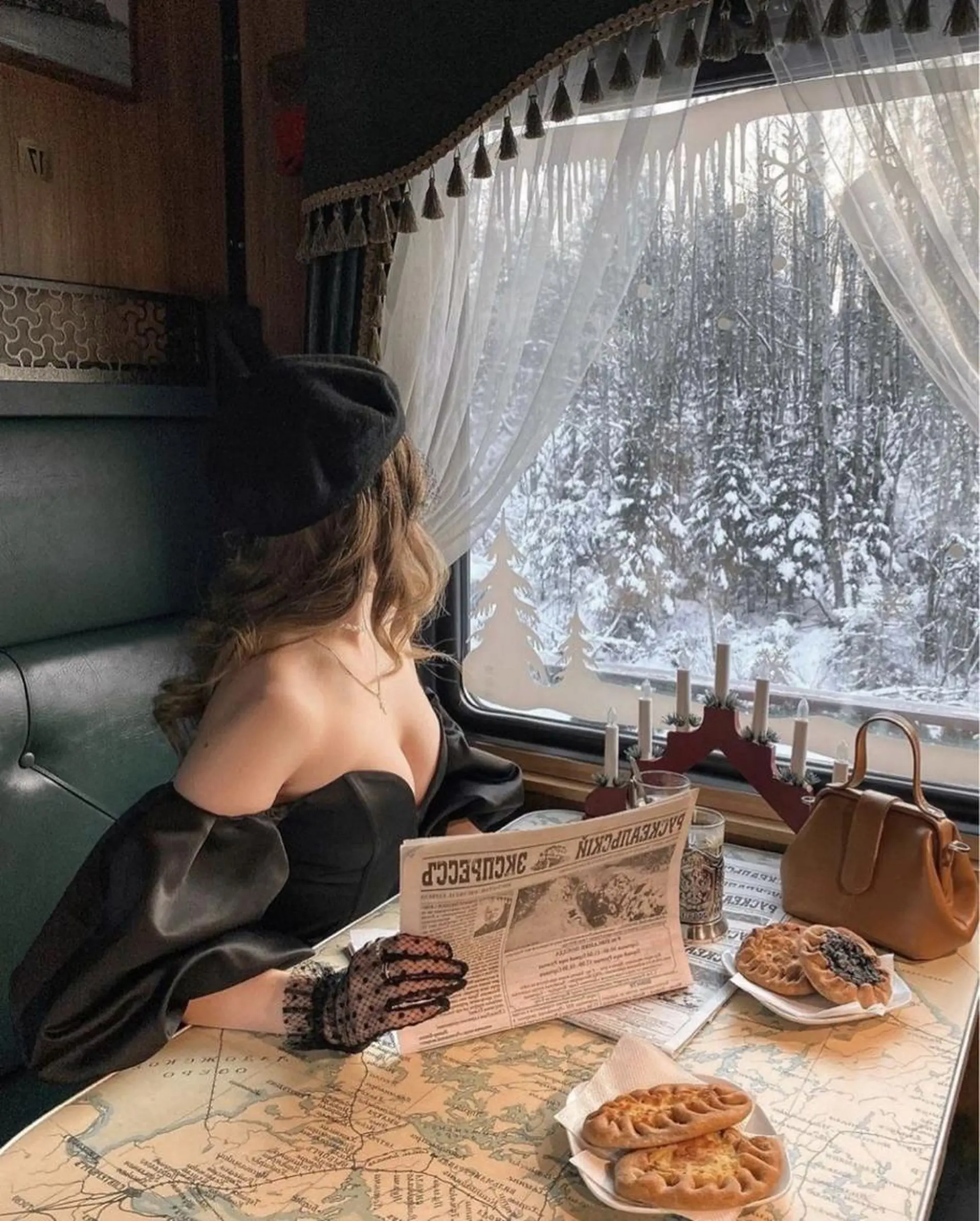 ショート カラー パーマ ヘアアレンジ メンズ キッズ ネイル マツエク・マツパ アイブロウ 学生(メンズ向け) 眉毛ワックス脱毛 学生 小顔カット Chloe-クロエ- 脱毛/フェイシャルのエステ・リラクイメージ