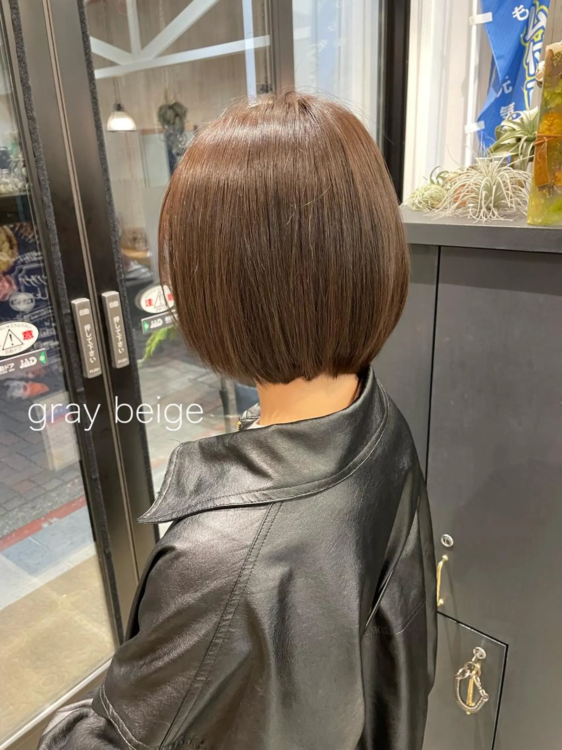 ショート カット 細沼 葵のヘアスタイル